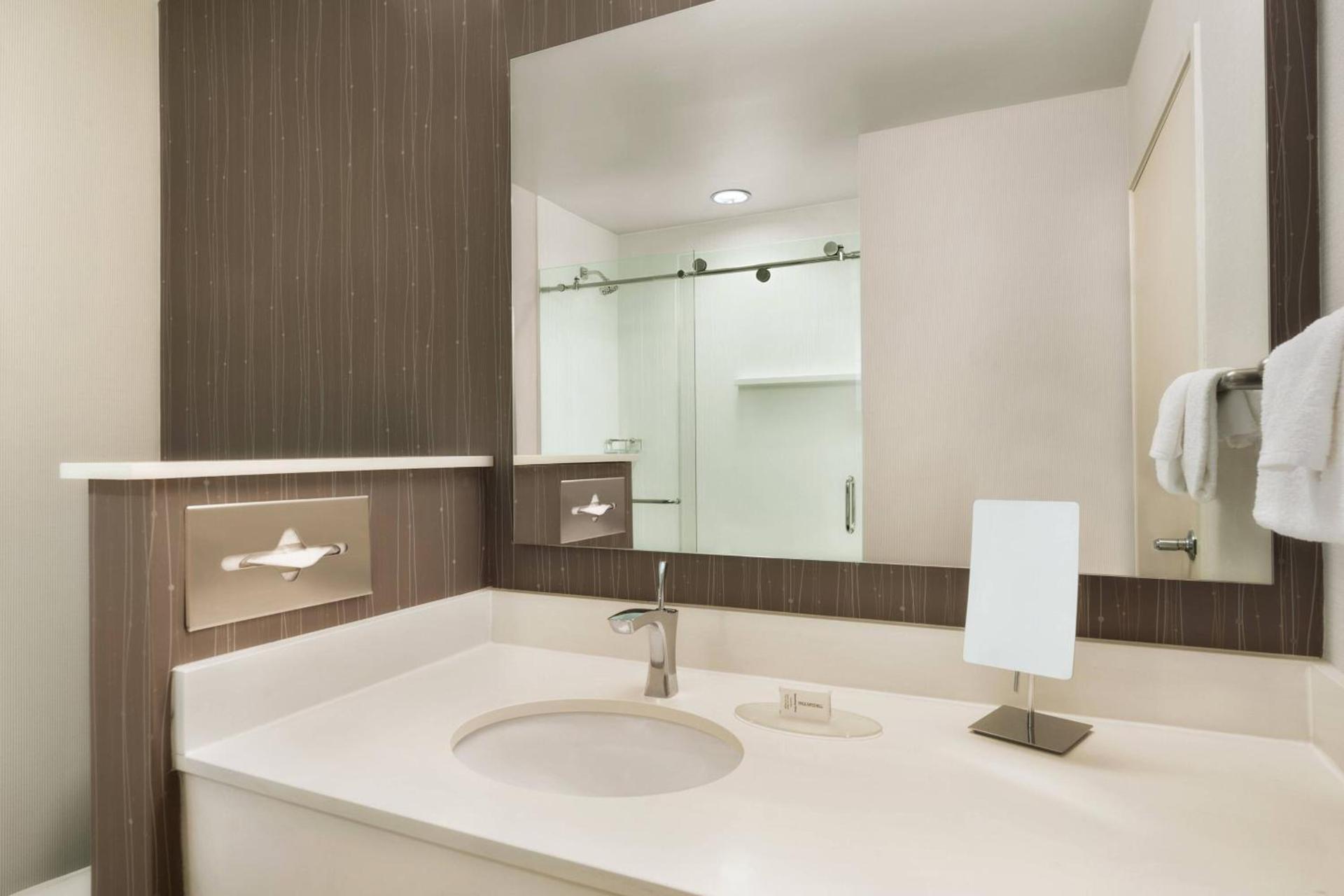 Courtyard by Marriott Philadelphia Montgomeryville photo 11