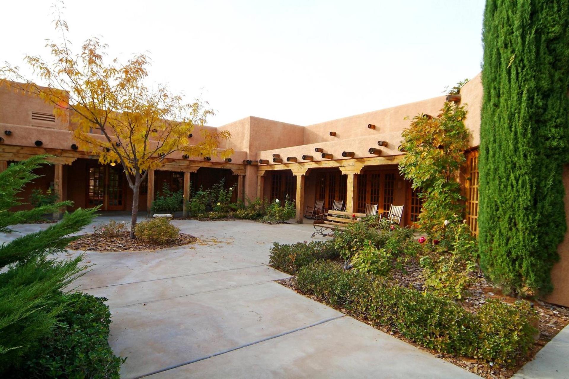 Courtyard Page at Lake Powell photo 7