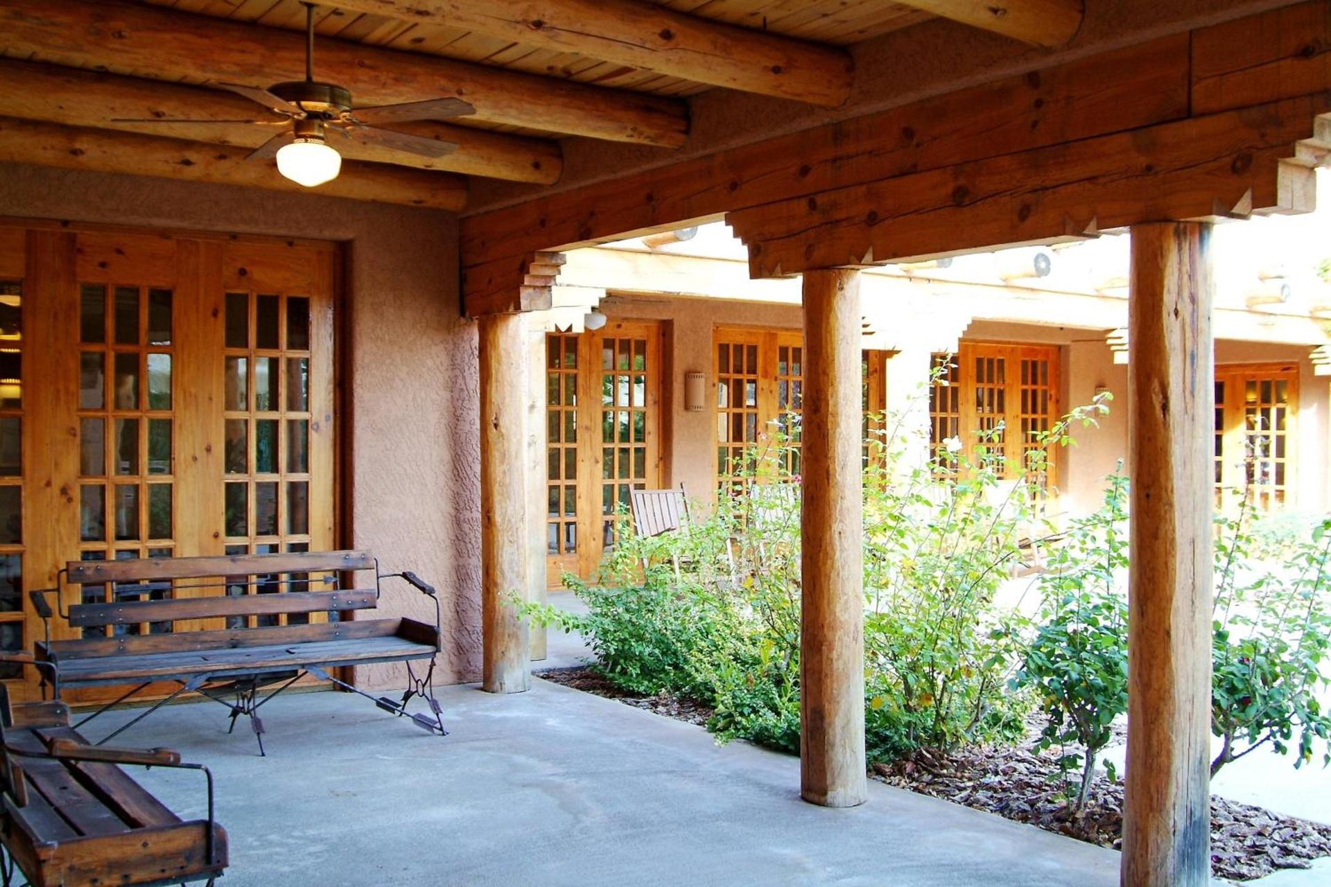 Courtyard Page at Lake Powell photo 5