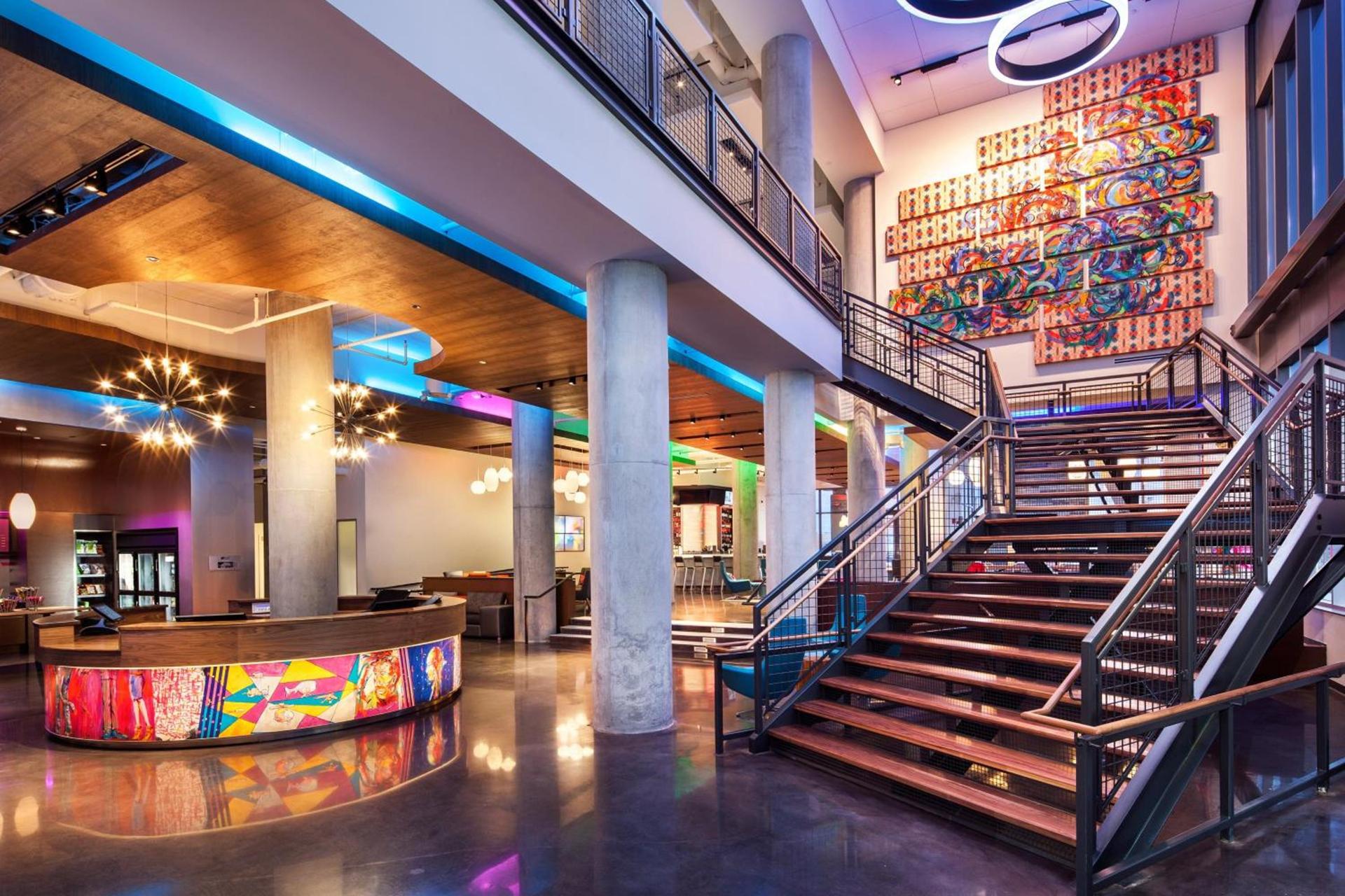 Aloft by Marriott Boston Seaport District photo 2