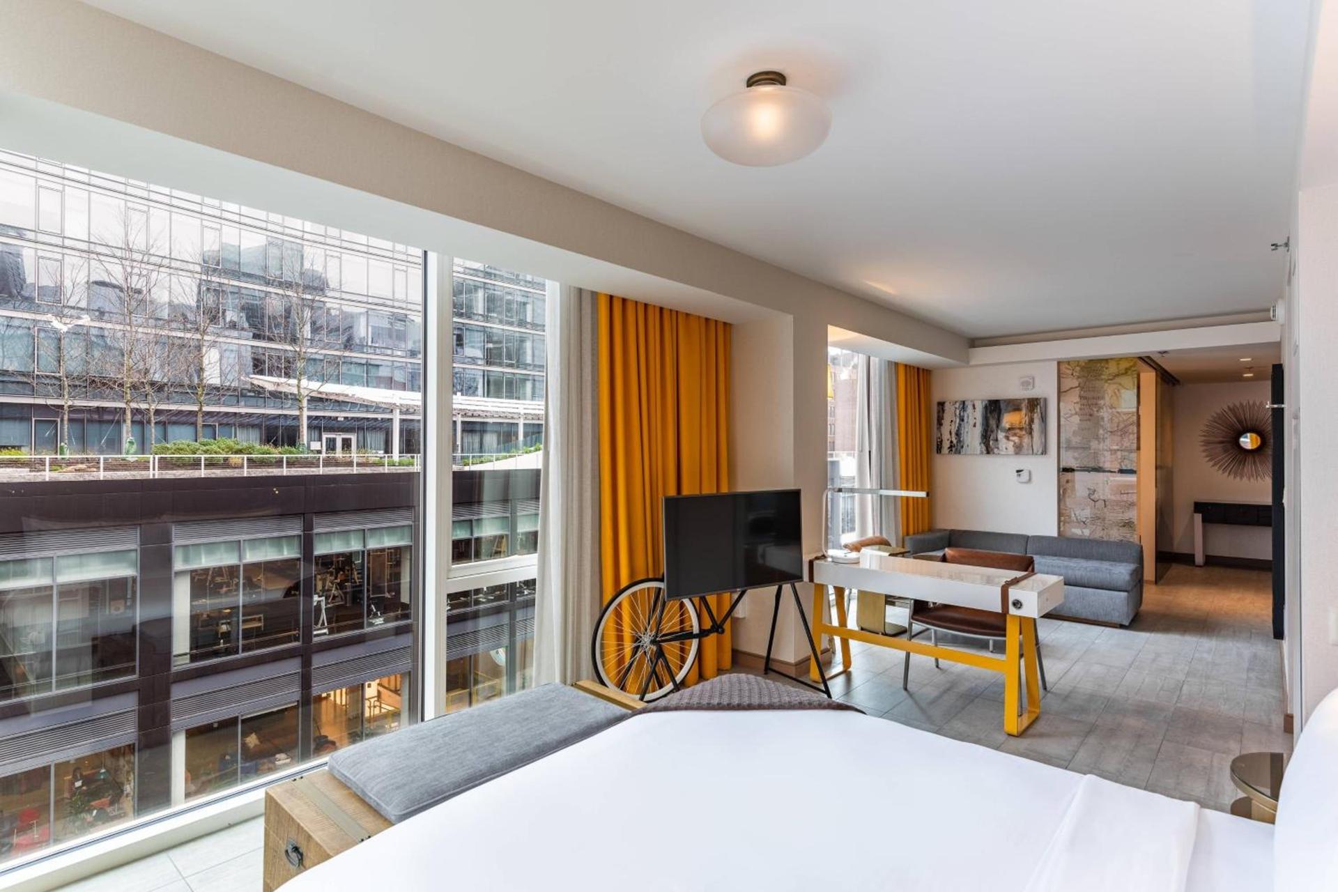 The Envoy Hotel, Autograph Collection photo 40