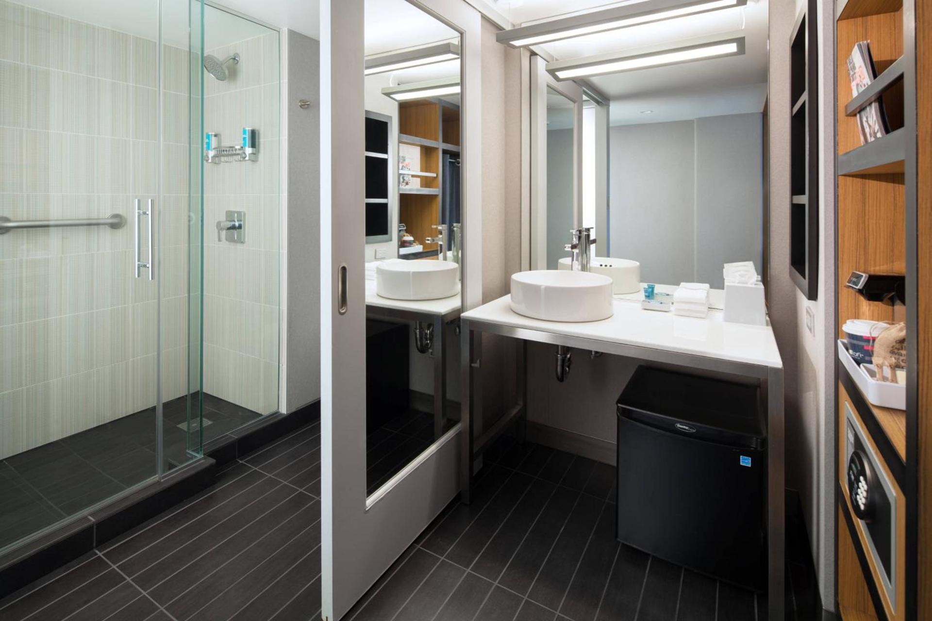 Aloft by Marriott San Francisco Airport photo 15