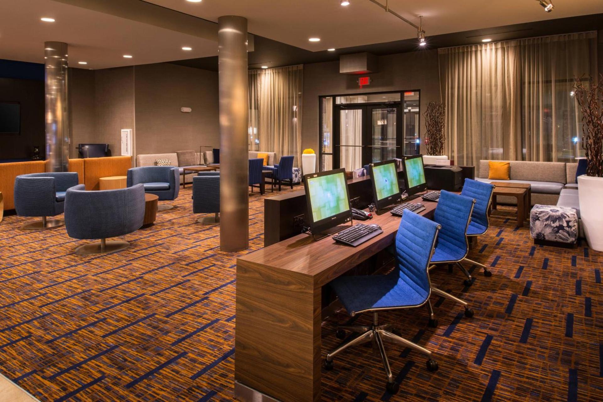 Courtyard by Marriott Jacksonville photo 11