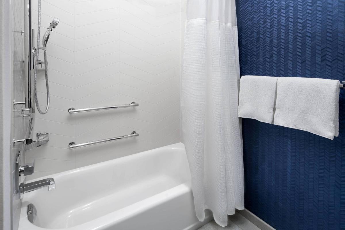 Fairfield by Marriott Inn & Suites Denver Airport photo 13