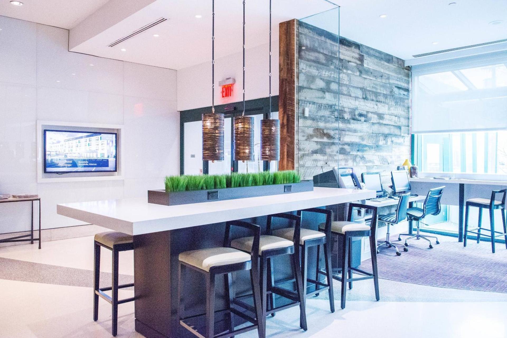 Courtyard by Marriott New York JFK Airport photo 24