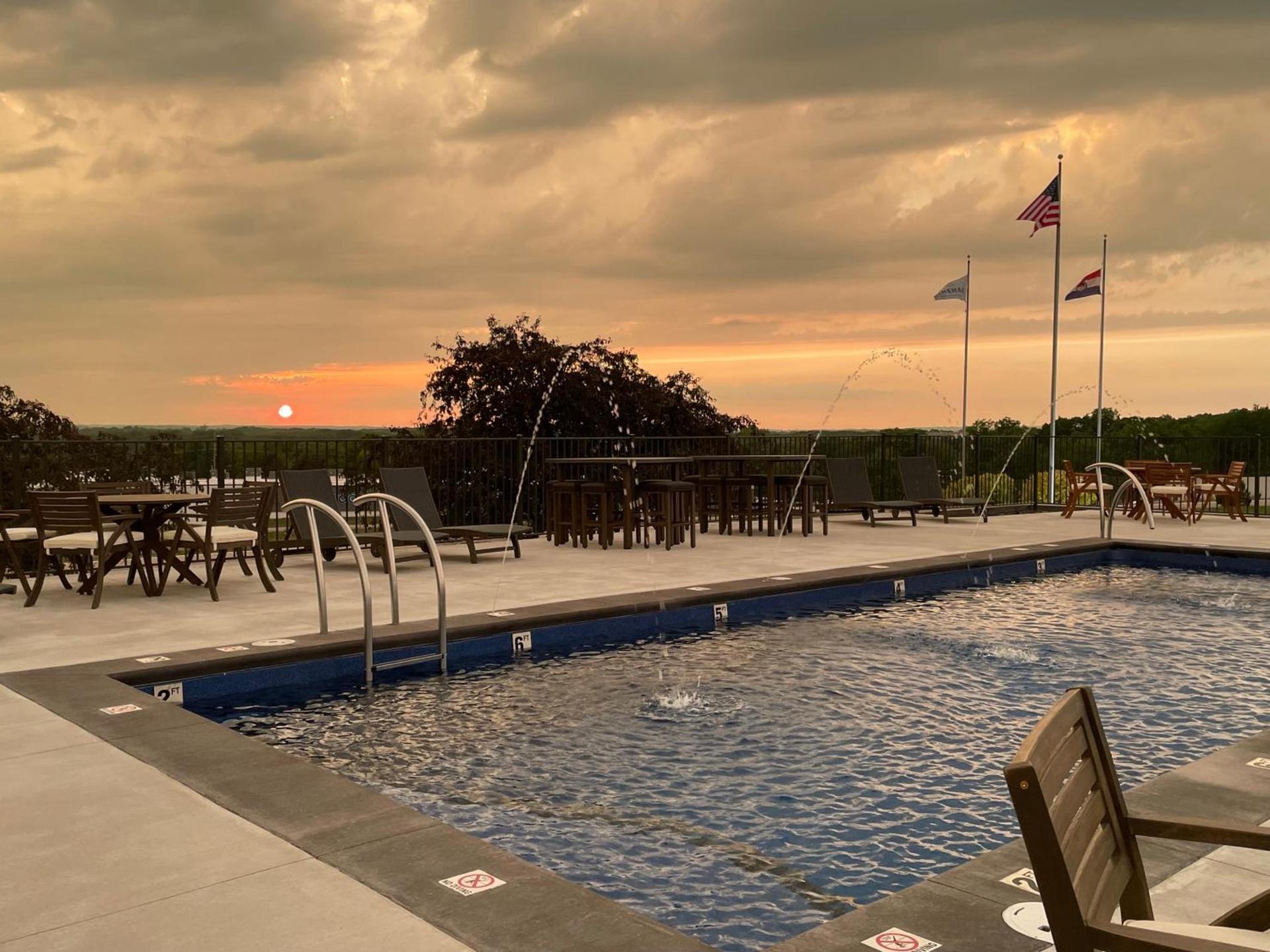 PINEMARK Inn Suites Events photo 3