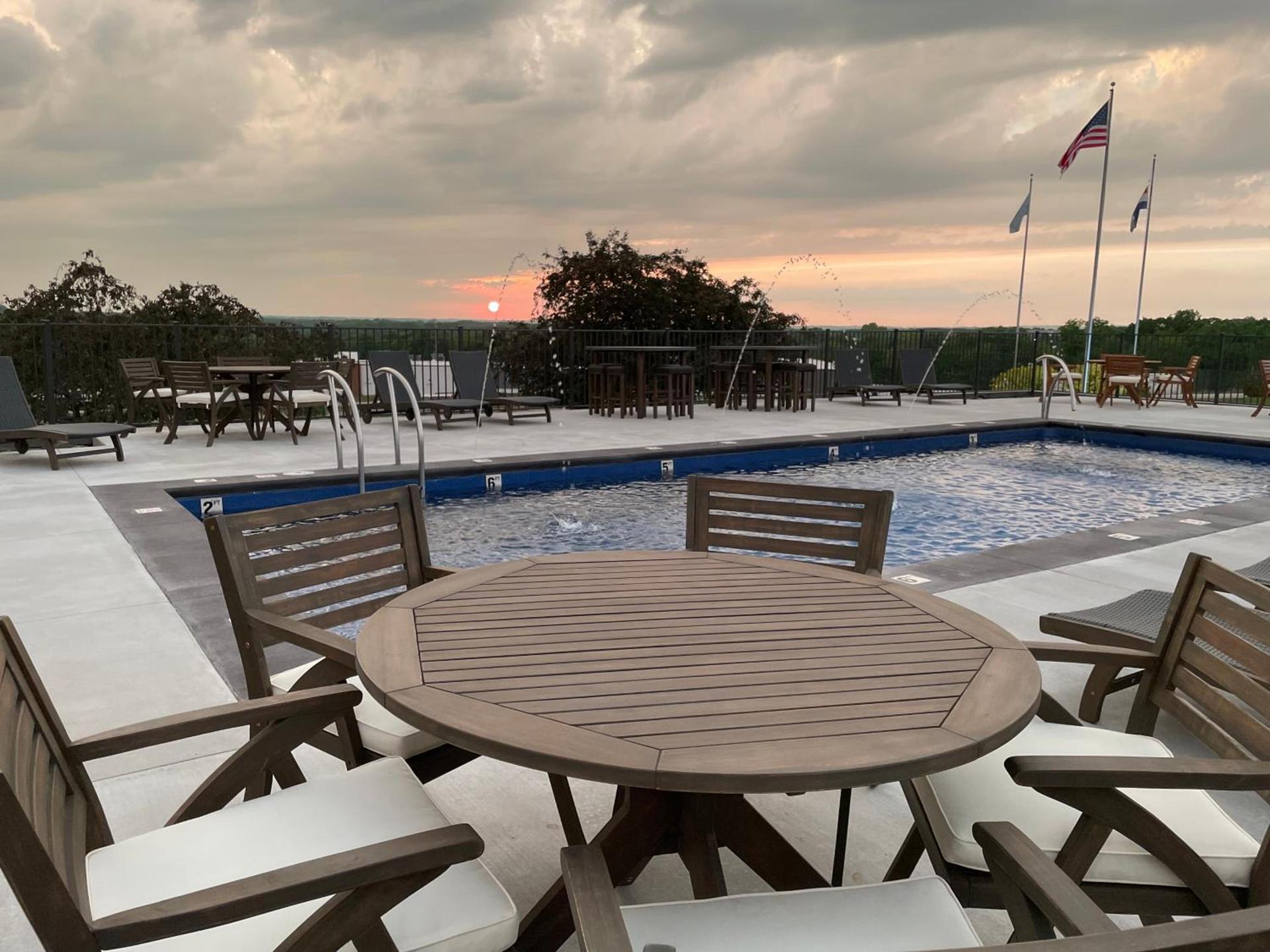 PINEMARK Inn Suites Events photo 11