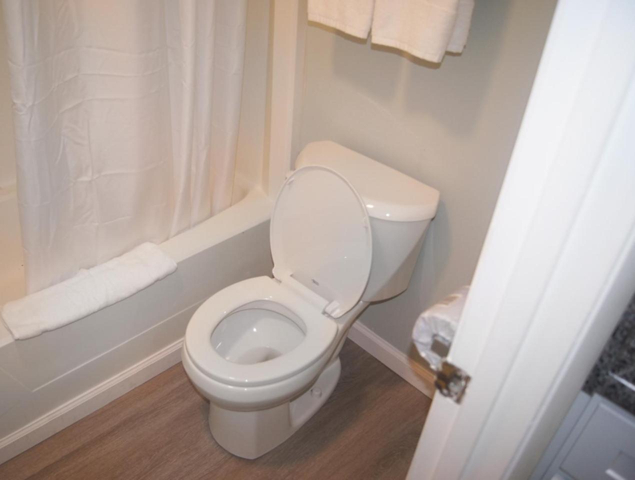 Ocean Plaza Motel photo 35