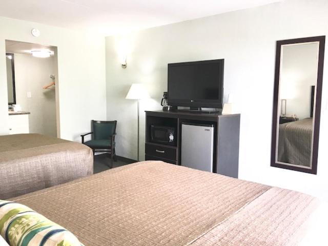Ocean Plaza Motel photo 29