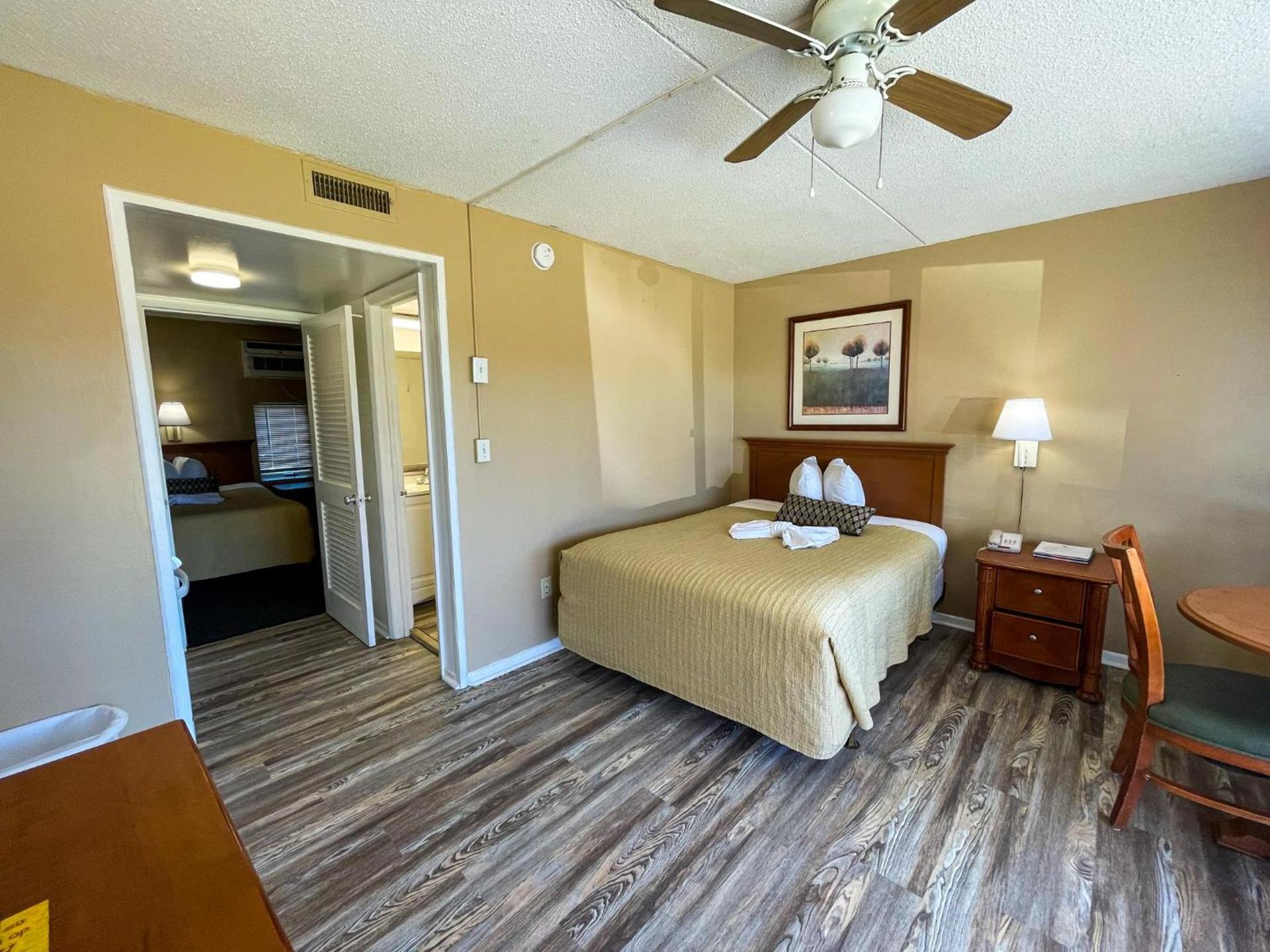 Oceanfront Viking Motel photo 15