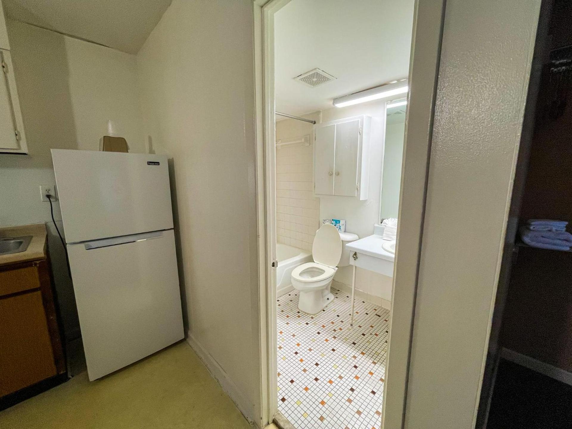 Oceanfront Viking Motel photo 23