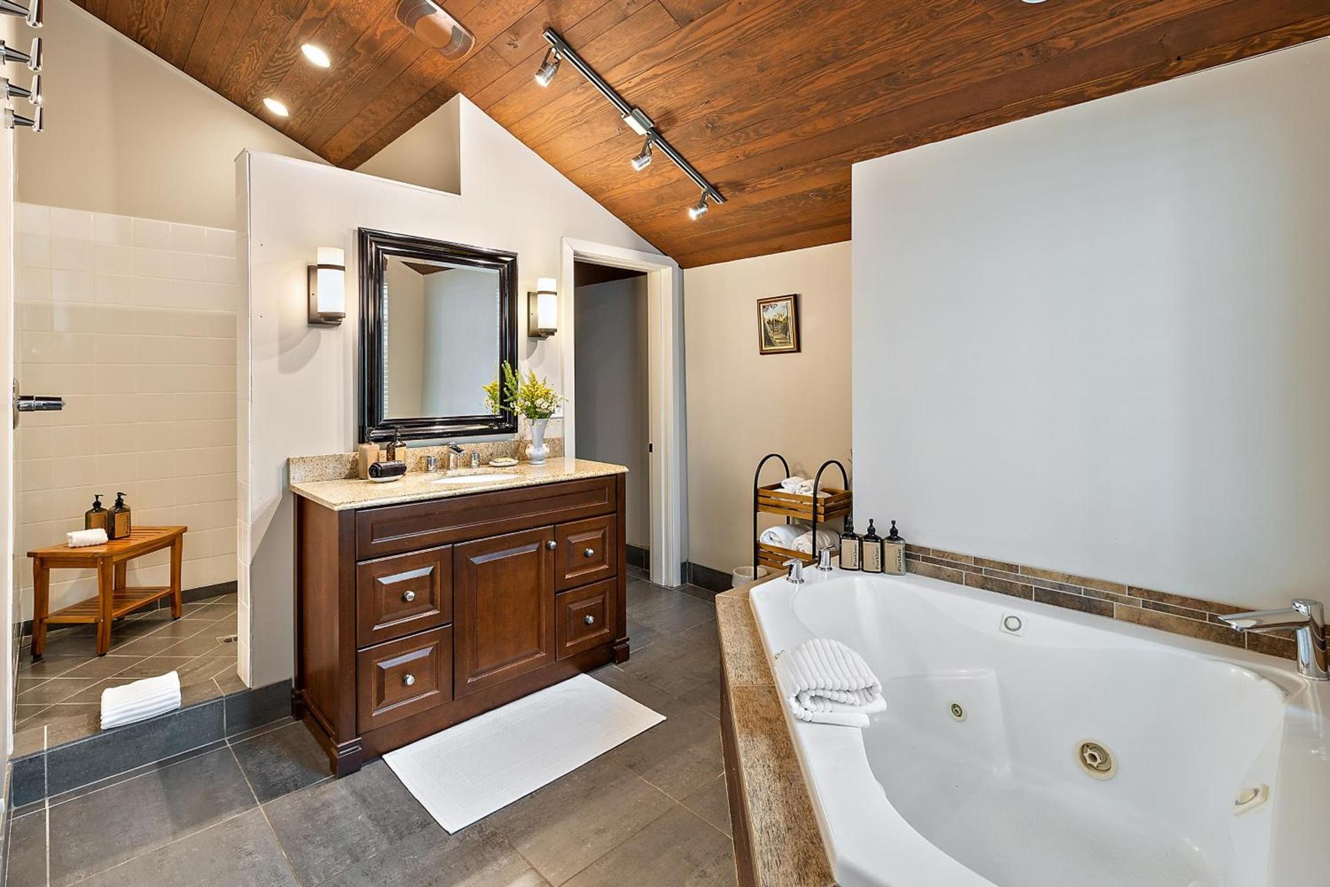 McCully House Inn photo 43