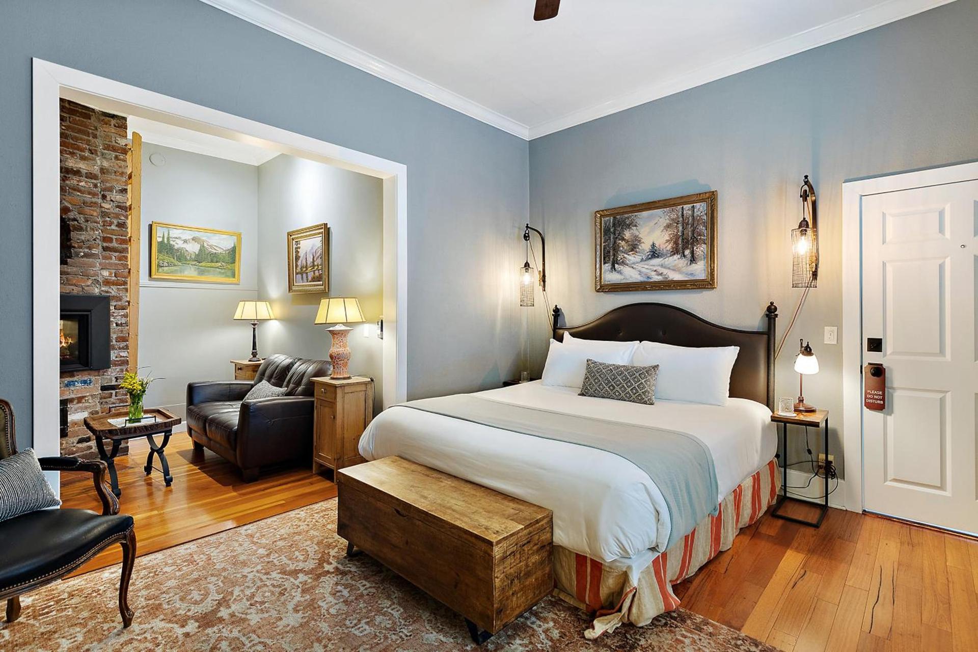 McCully House Inn photo 2