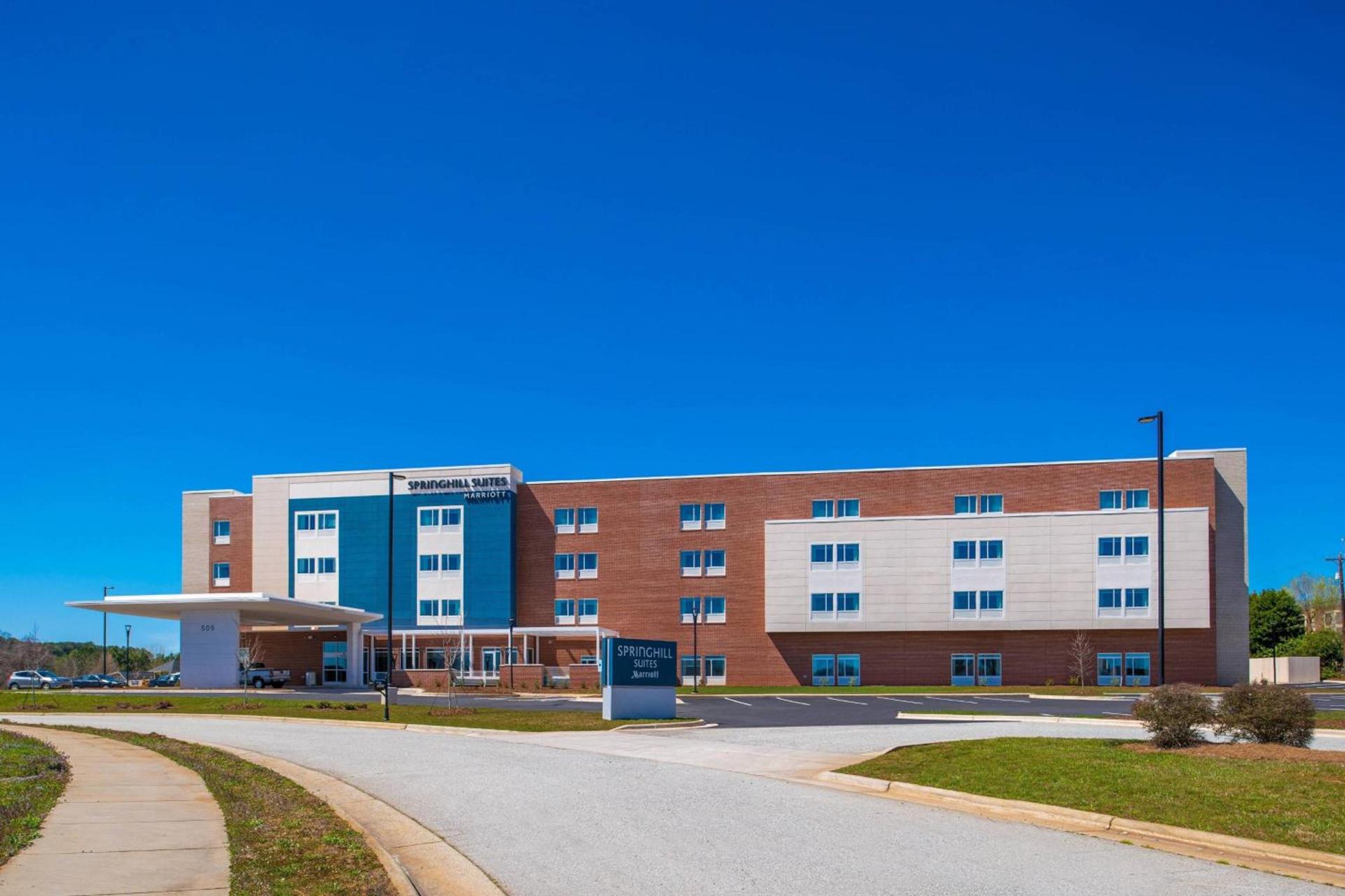 SpringHill Suites by Marriott Greensboro Airport photo 2
