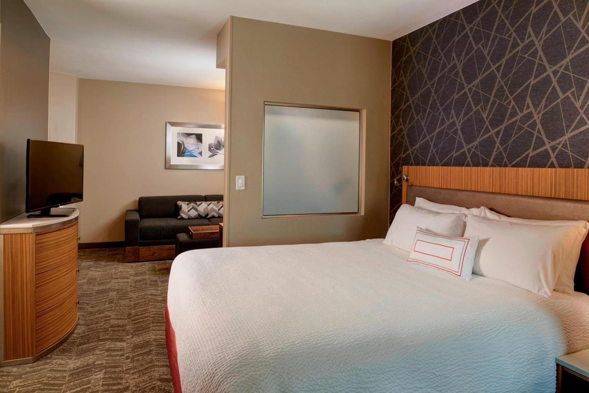 SpringHill Suites St. Louis Brentwood photo 5