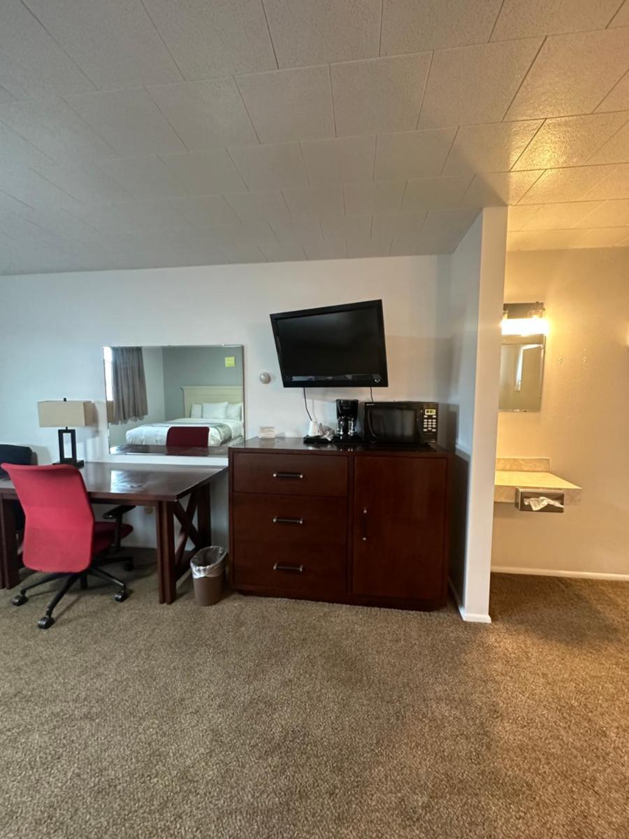 Fossil Butte Motel photo 8