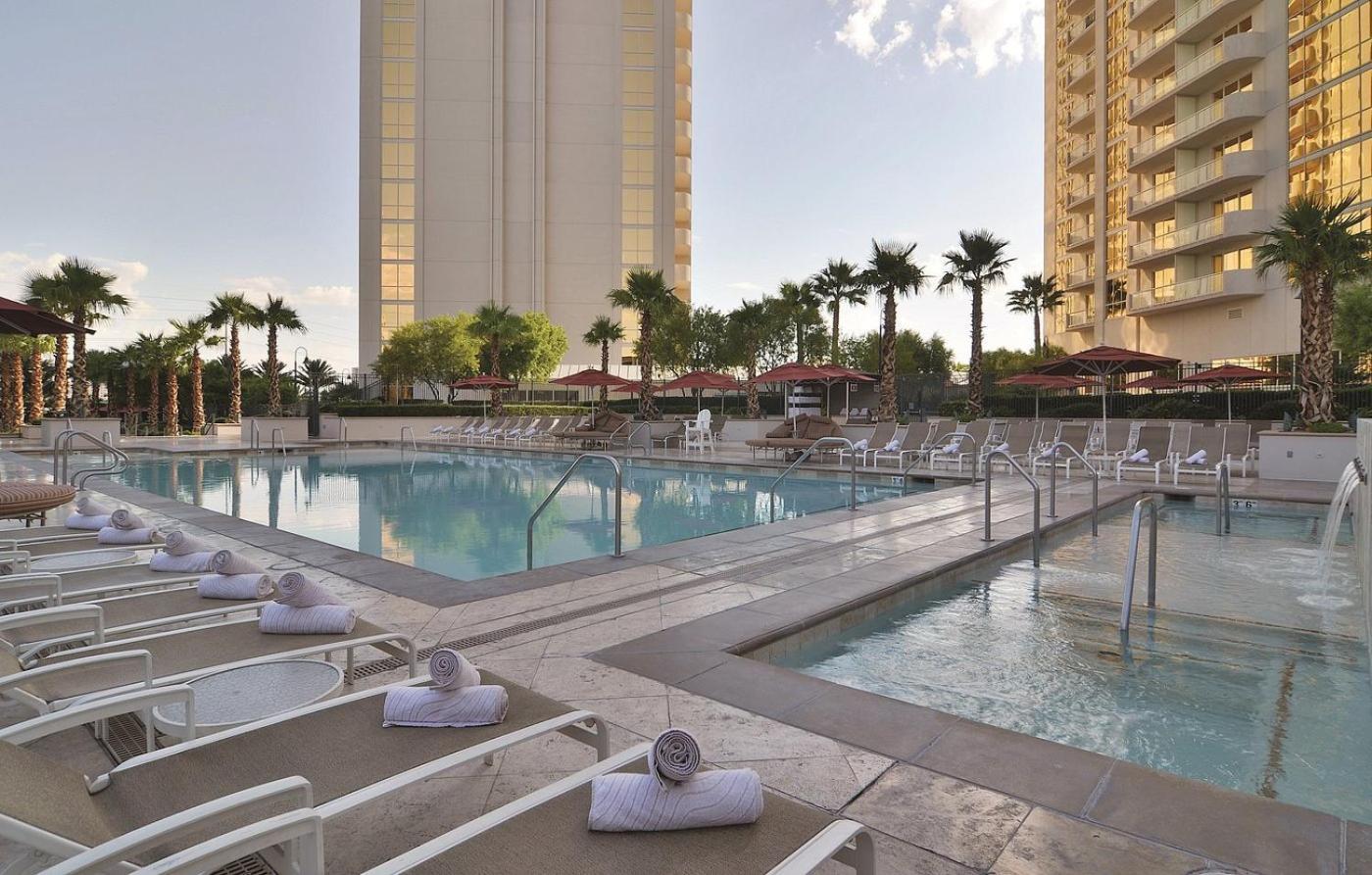 MGM SIGNATURE - Strip View Suite- FREE valet parking photo 16