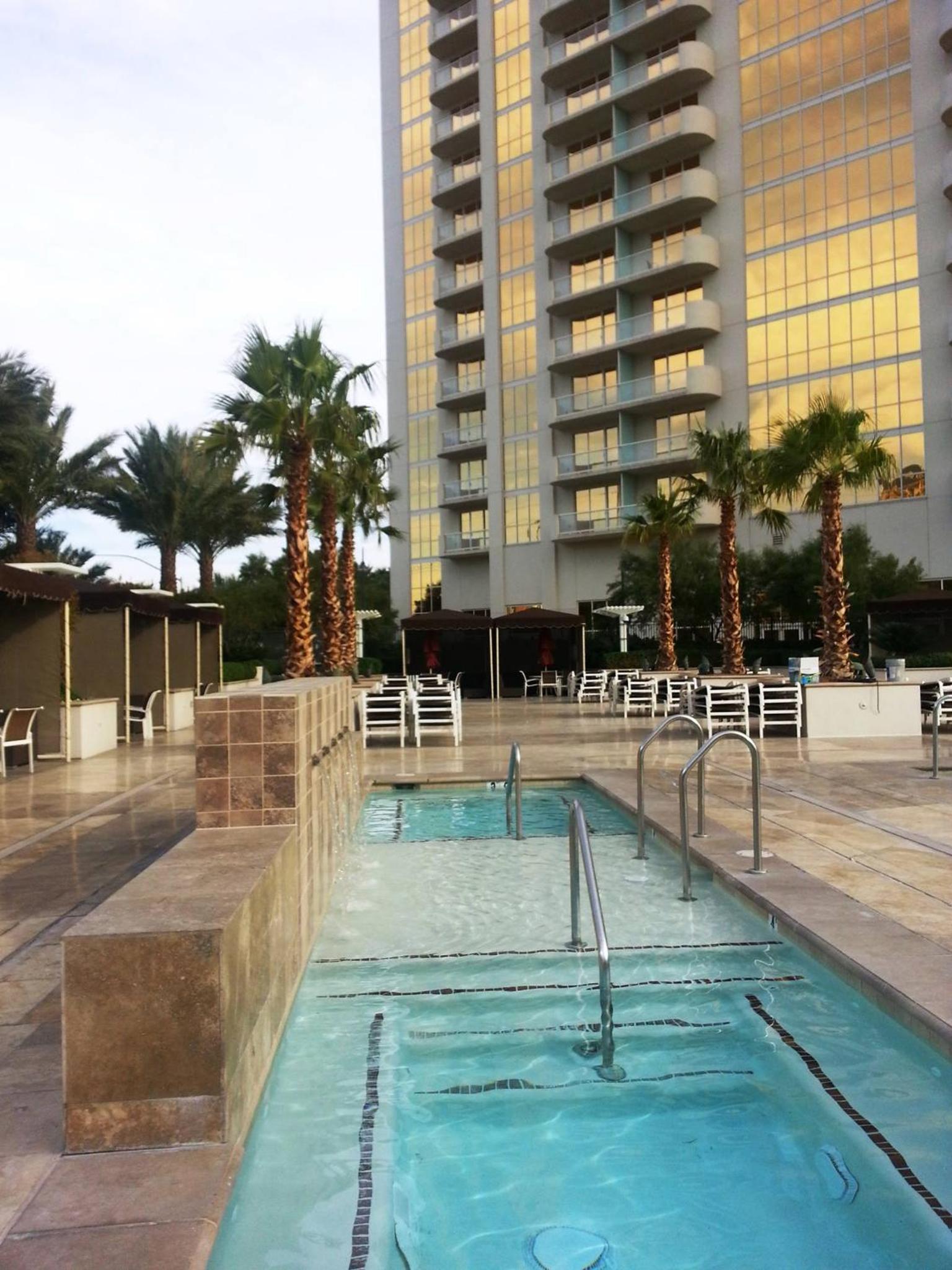 MGM SIGNATURE - Strip View Suite- FREE valet parking photo 15