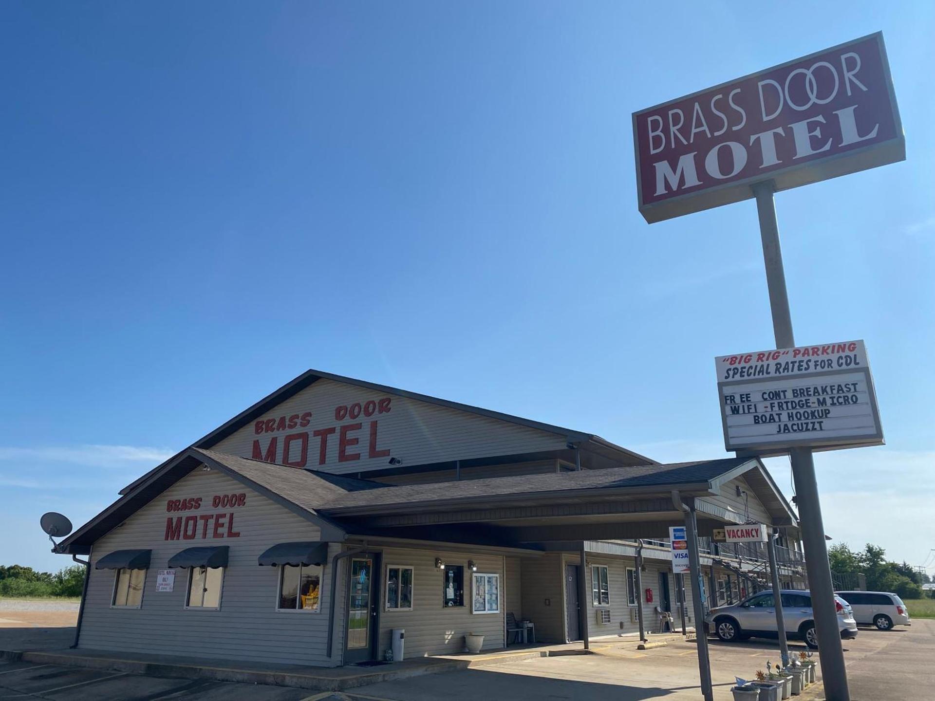 Brass Door Motel photo 8