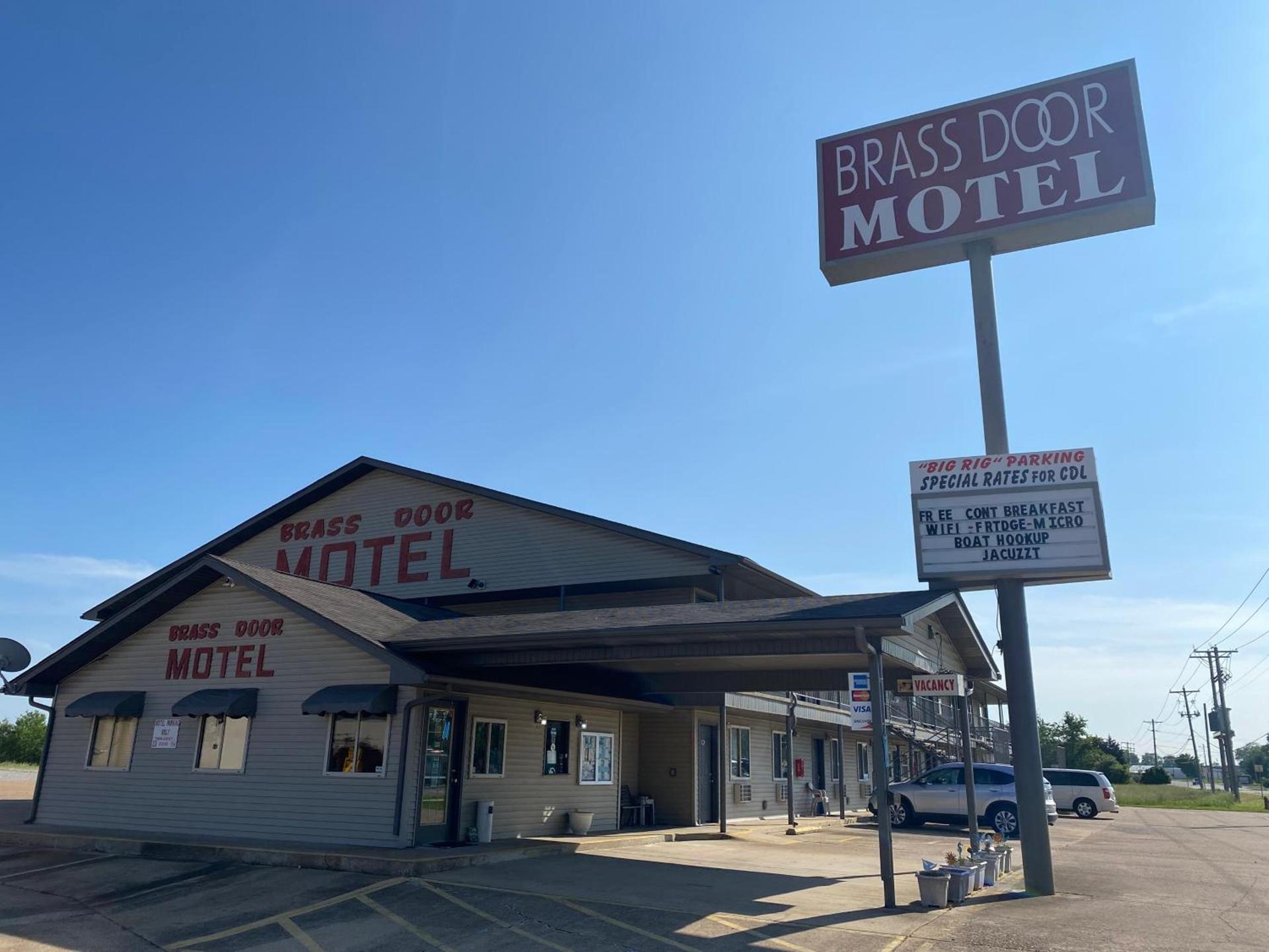 Brass Door Motel photo 24