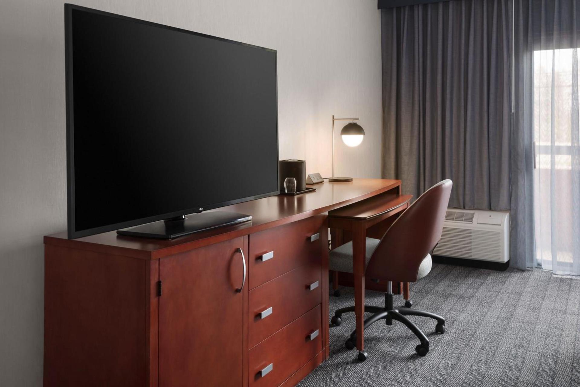 Courtyard by Marriott New Haven Wallingford photo 9