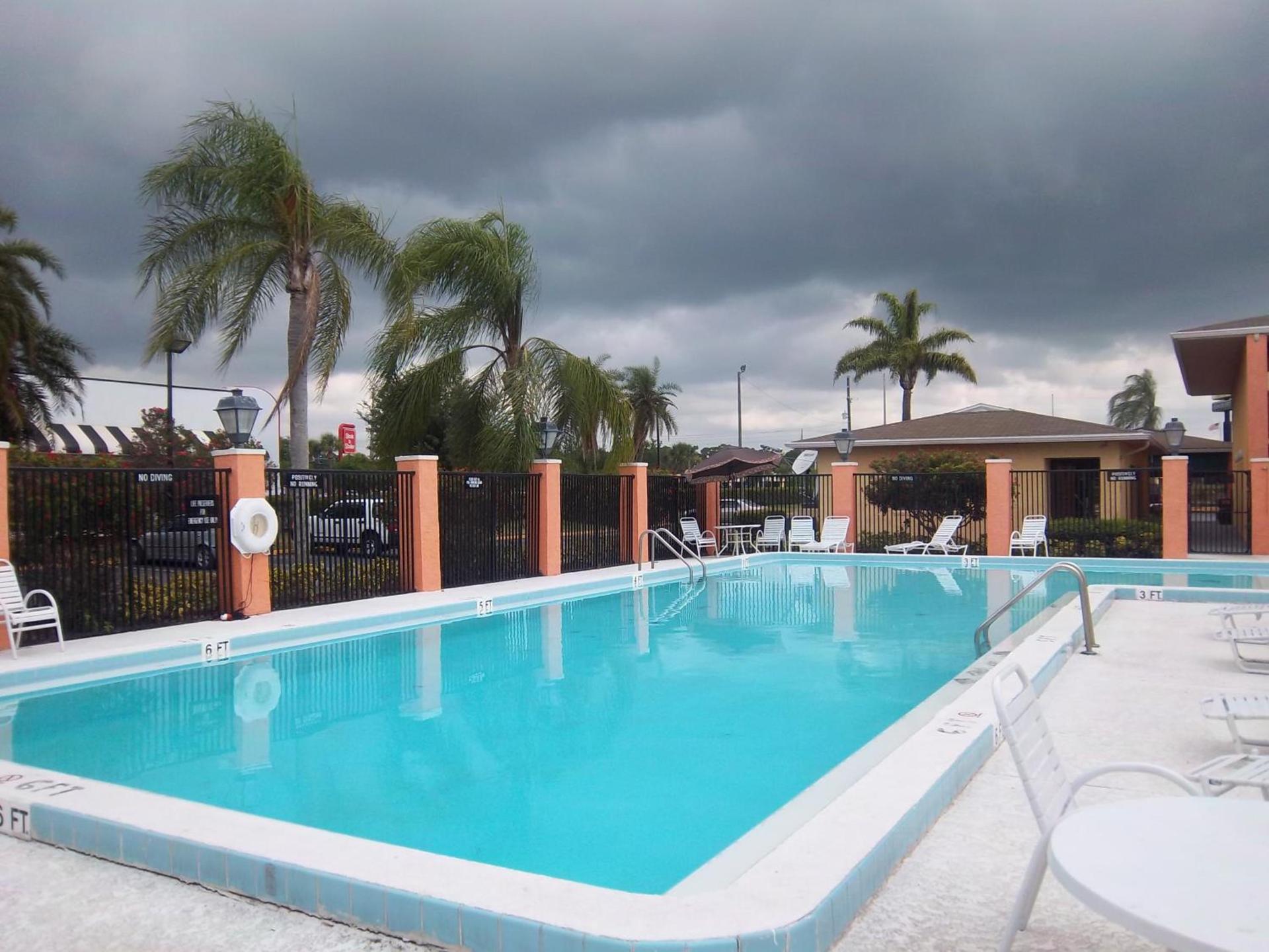 Americas Best Value Inn Florida Turnpike & I-95 photo 12