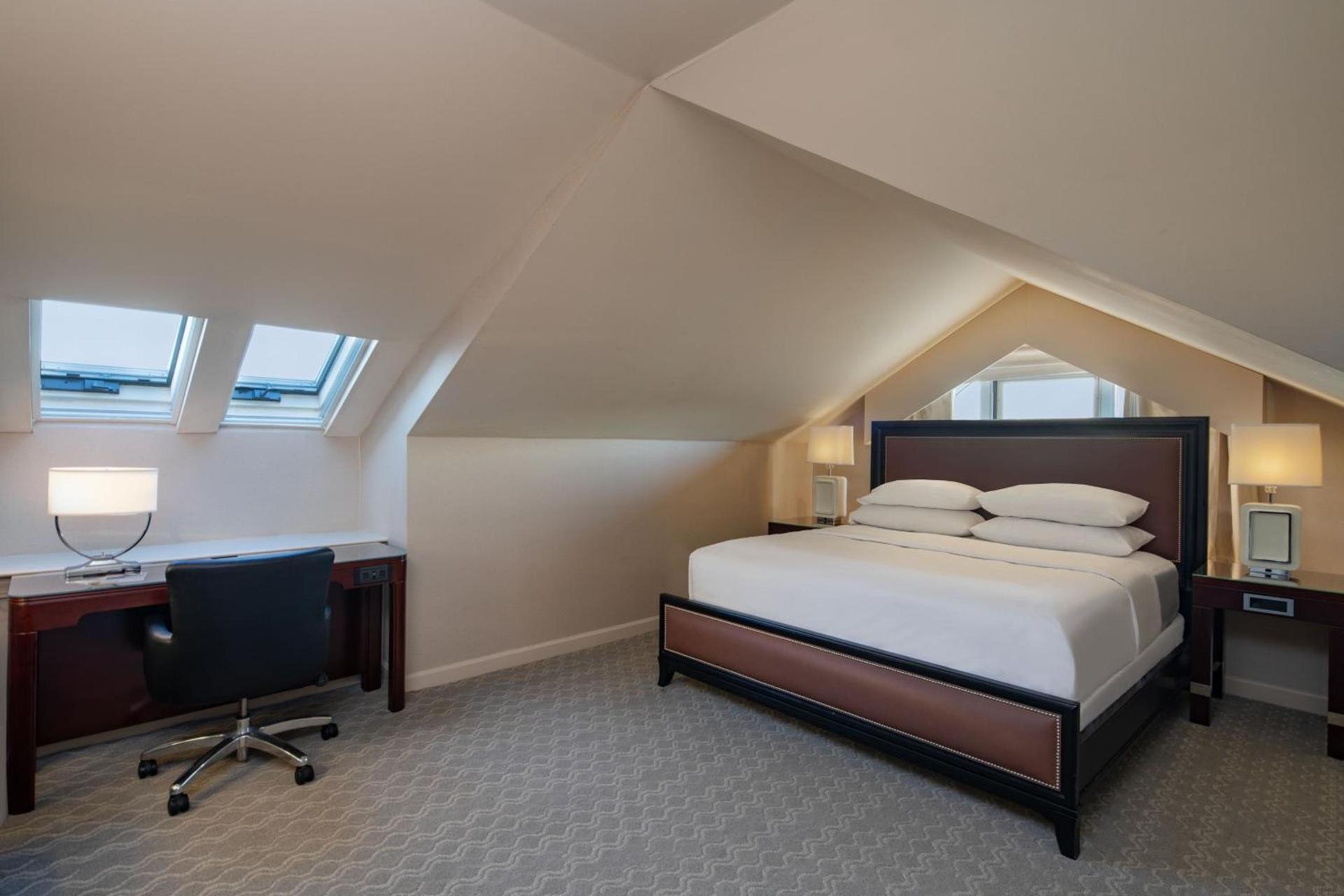 Sheraton Portsmouth Harborside Hotel photo 27