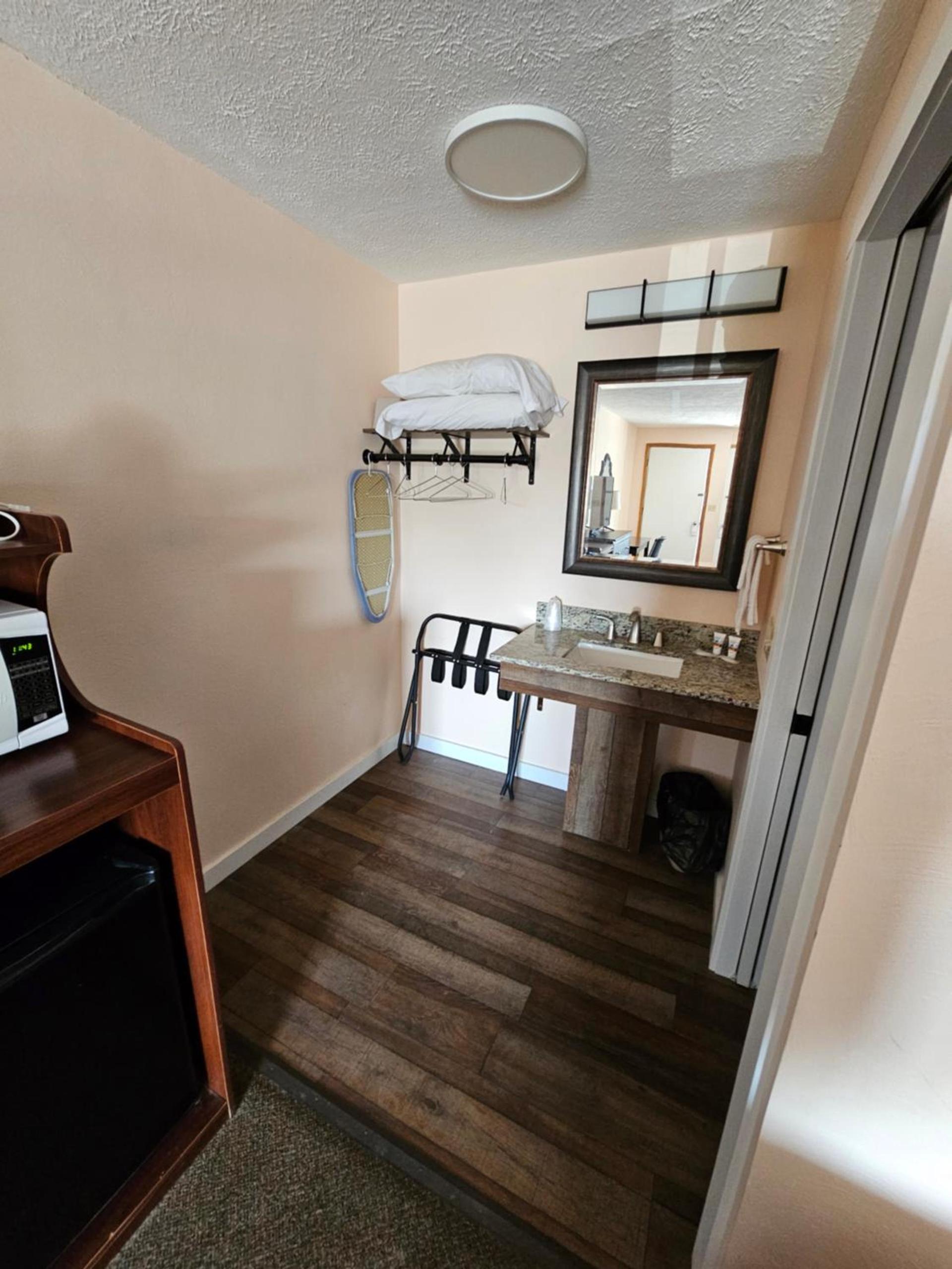 Oak Mar Motel photo 5