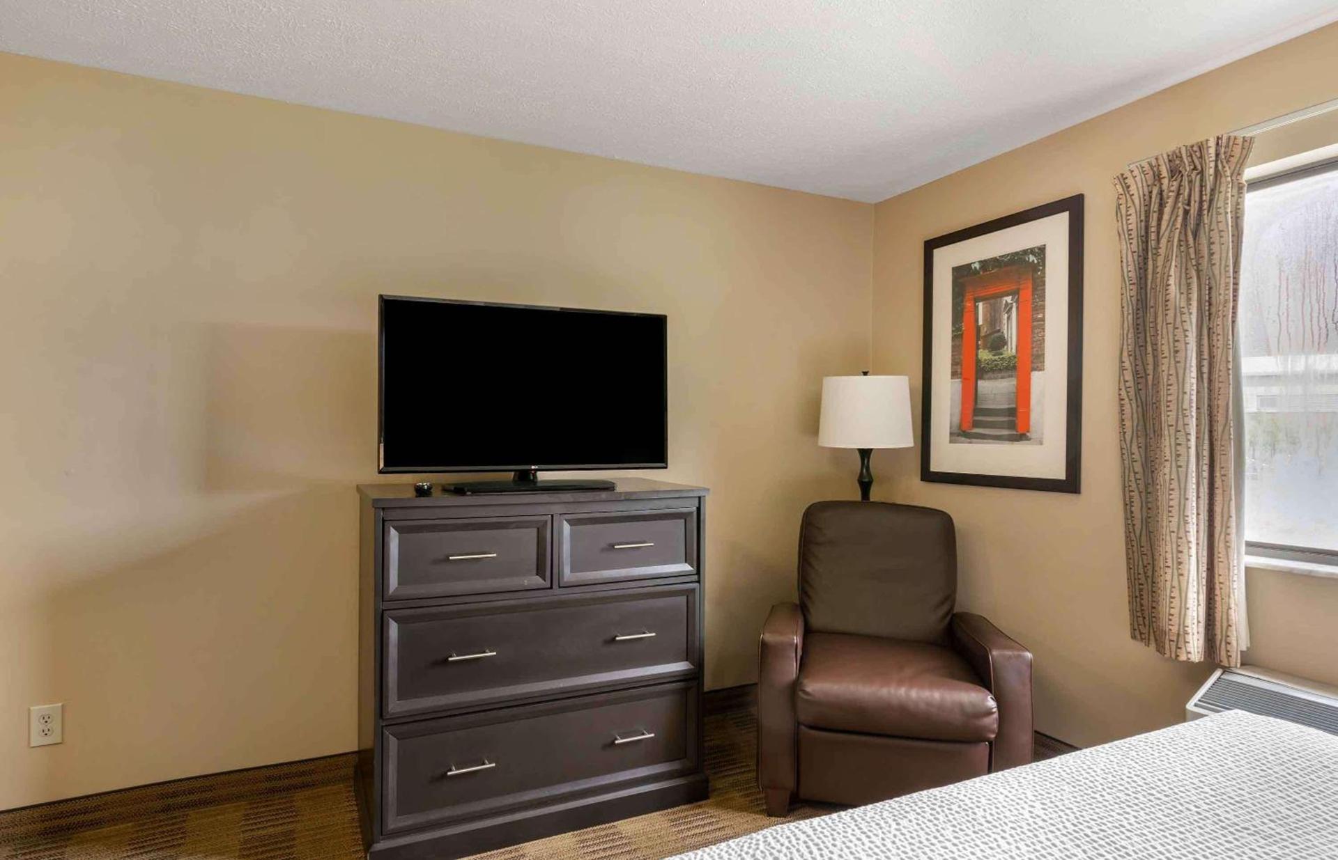 Suburban Studios Louisville East photo 5