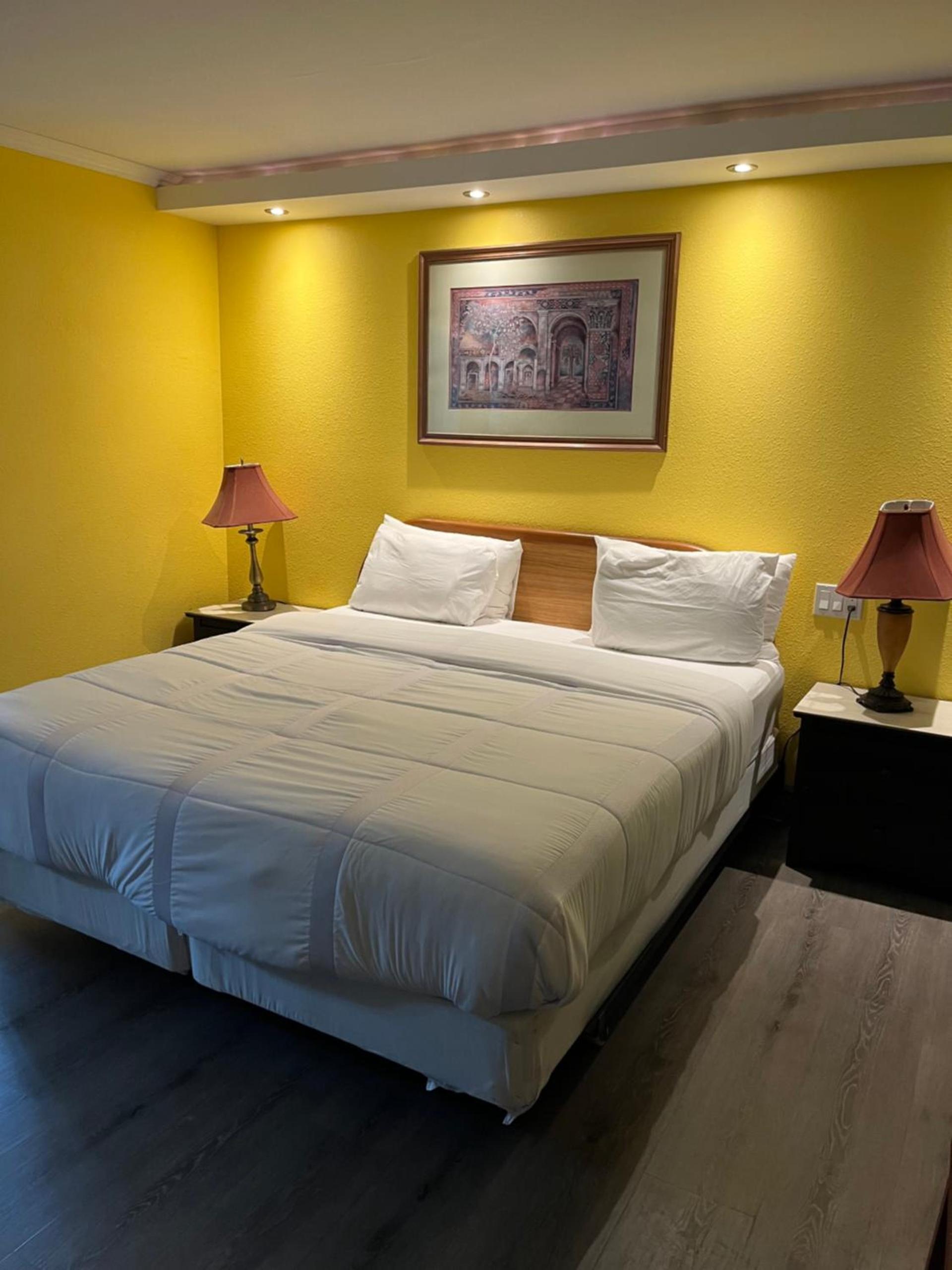 777 Motor Inn photo 22