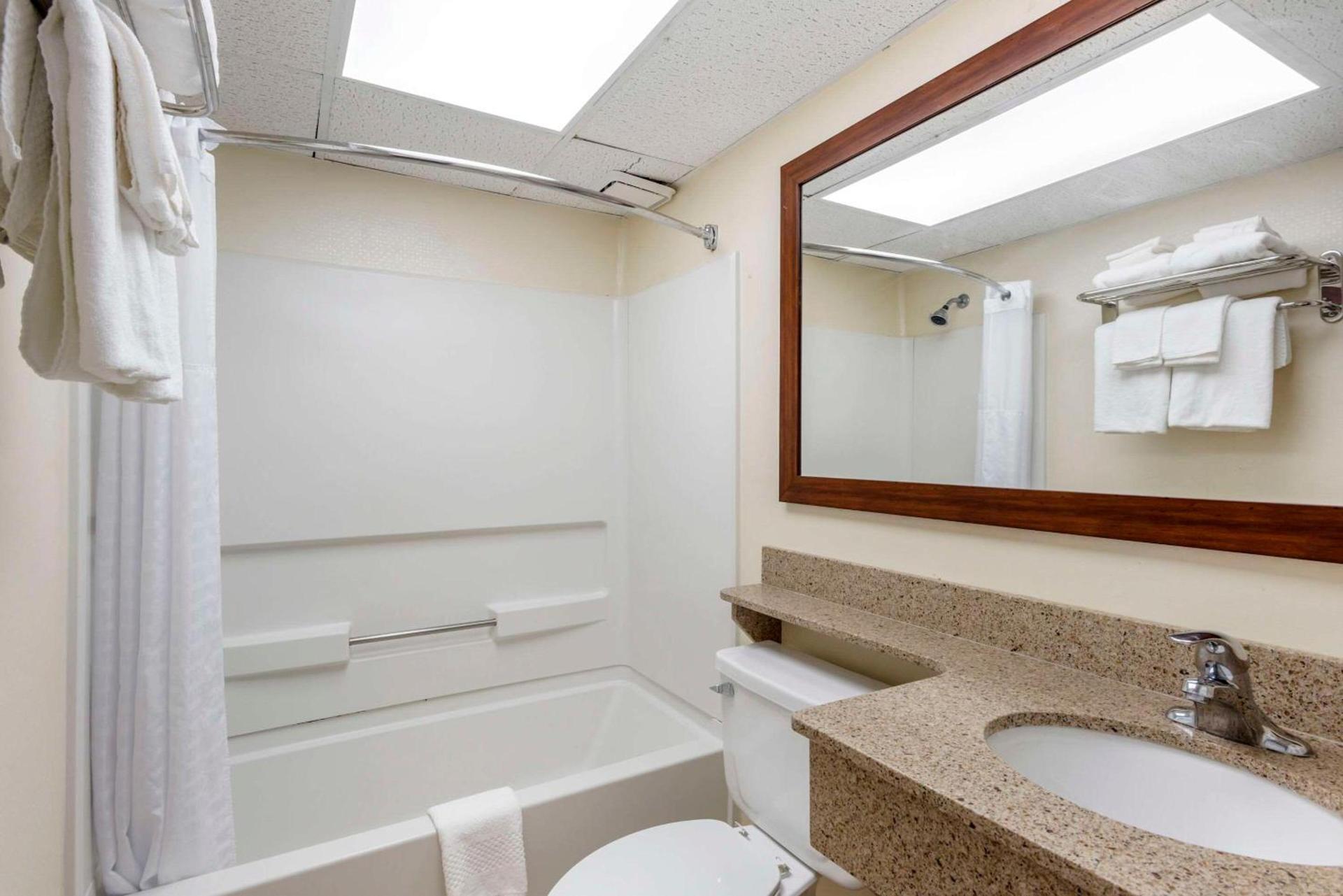 Quality Inn Ocean City Beachfront photo 4