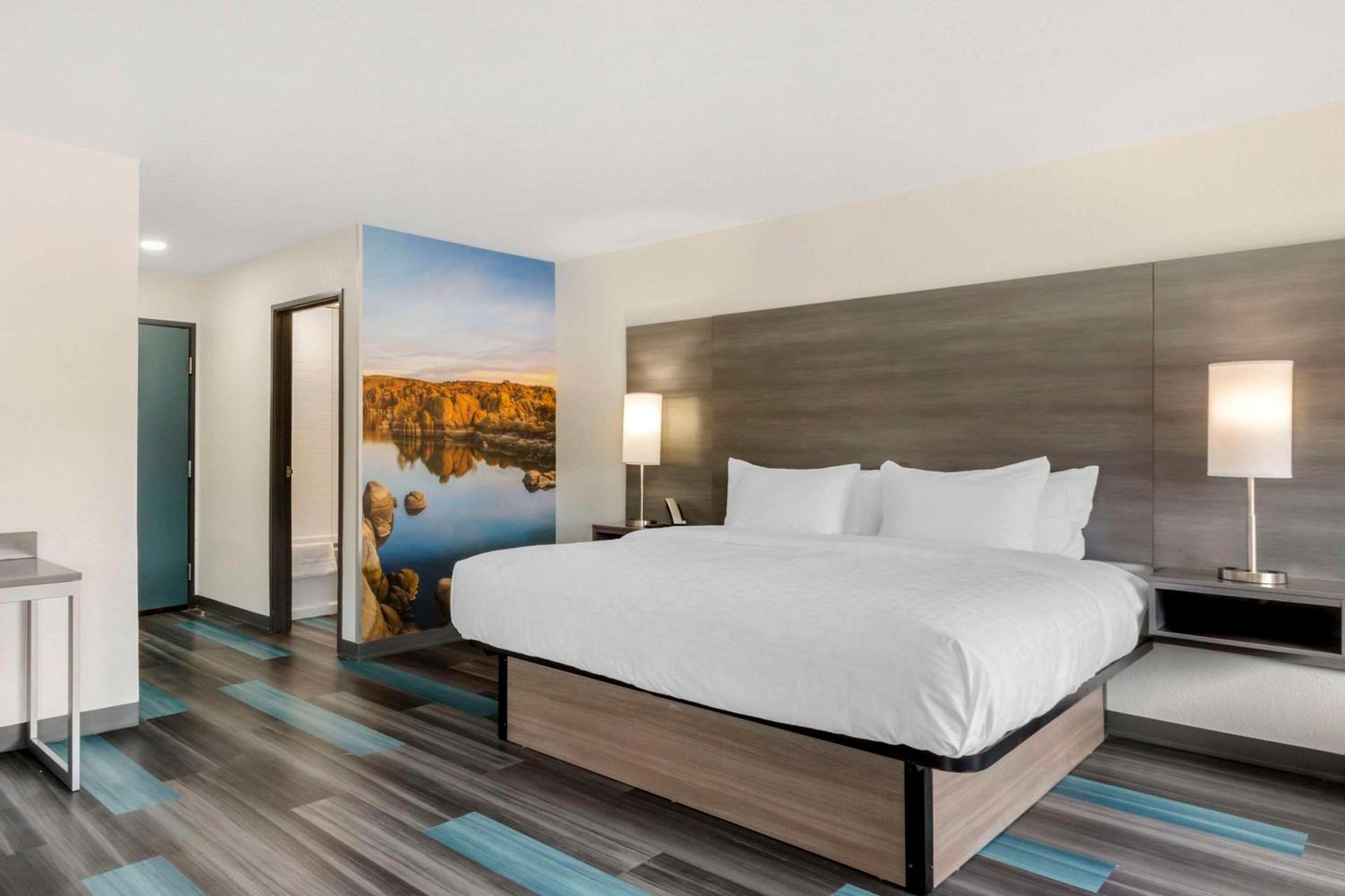 Clarion Pointe Prescott Valley photo 2