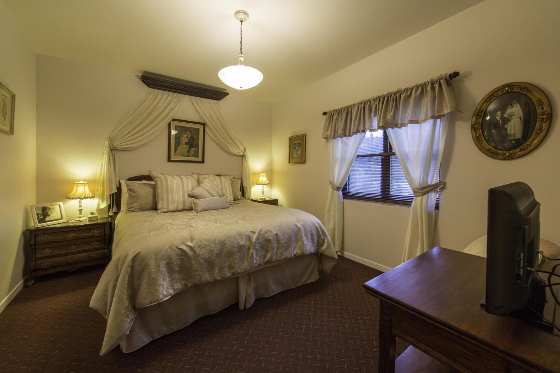 Historic Cary House Hotel photo 15