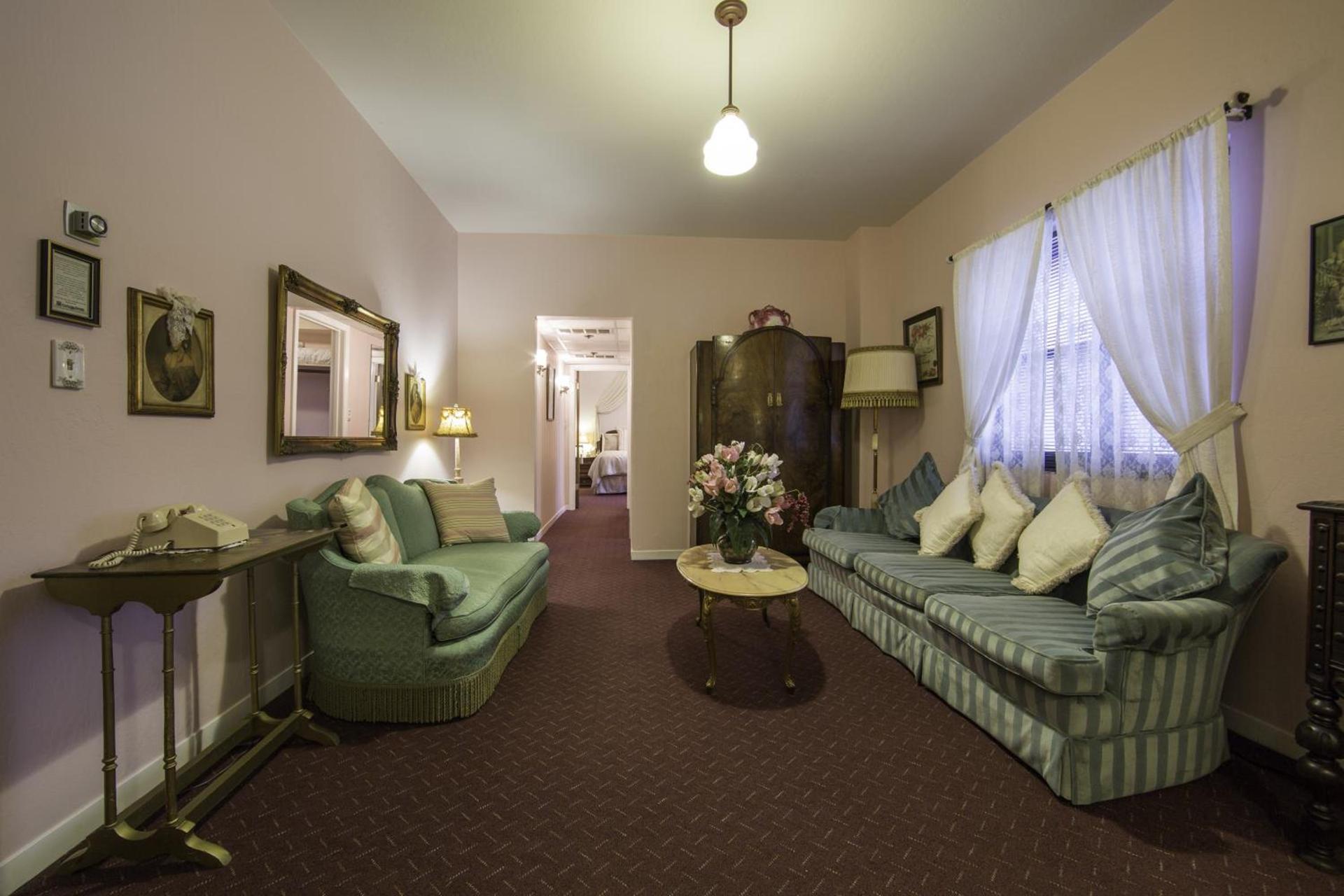 Historic Cary House Hotel photo 16