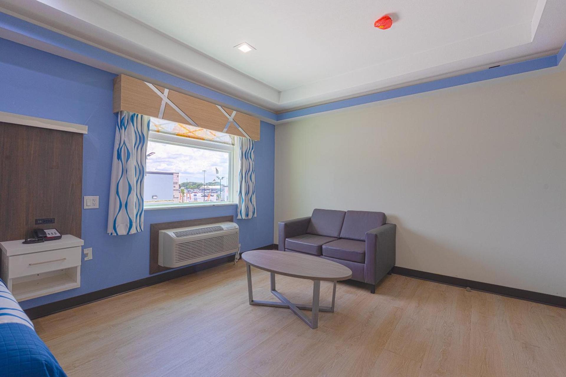 La Vyoma Villas, Westpark Hwy 6 photo 15
