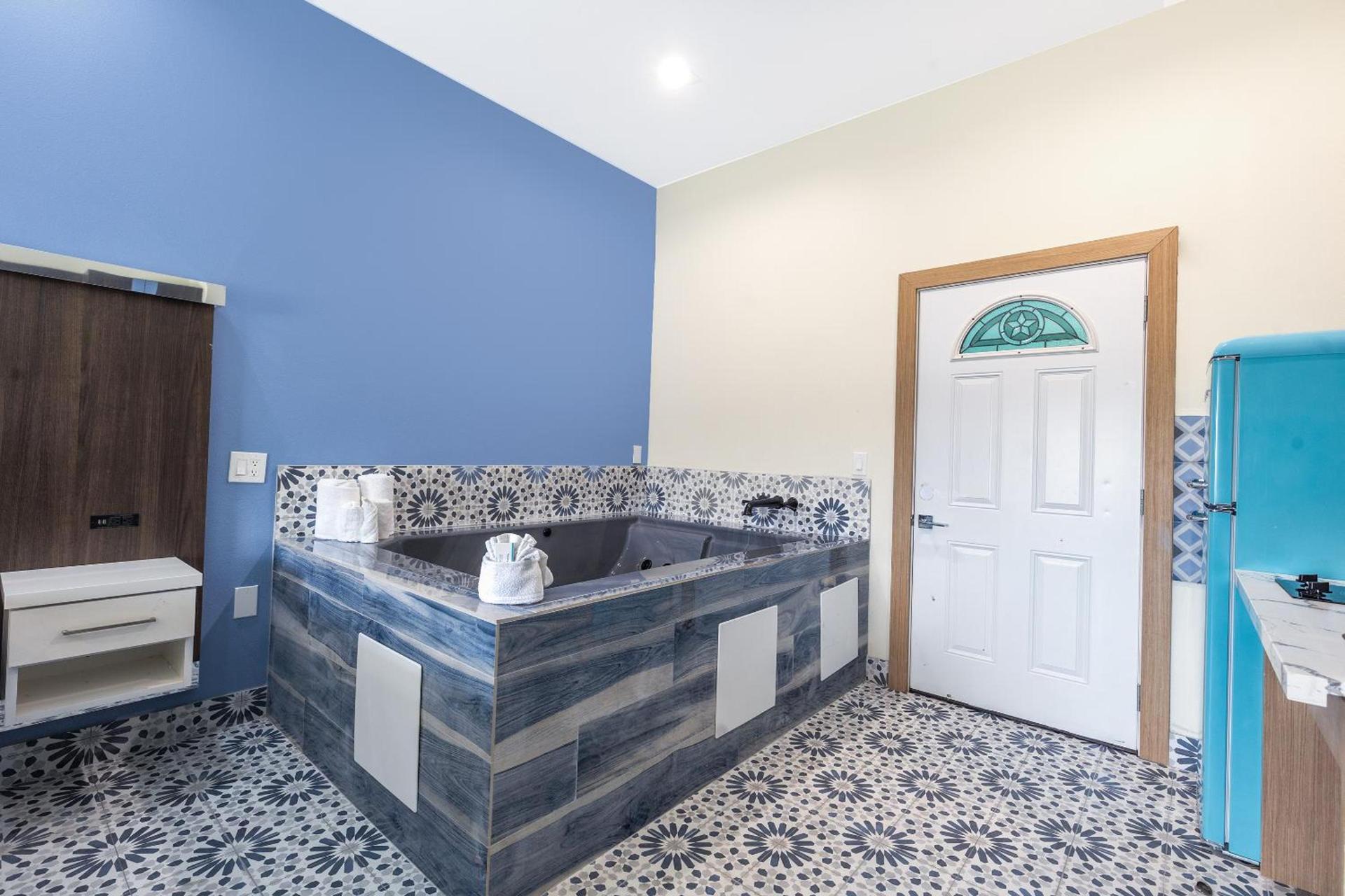 La Vyoma Villas, Westpark Hwy 6 photo 4