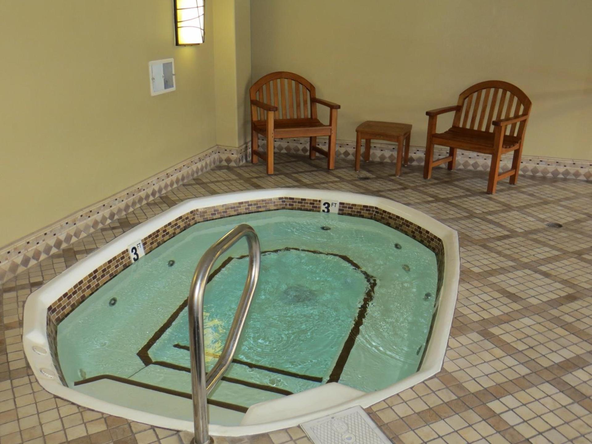 Jockey Resort Suites Center Strip photo 14
