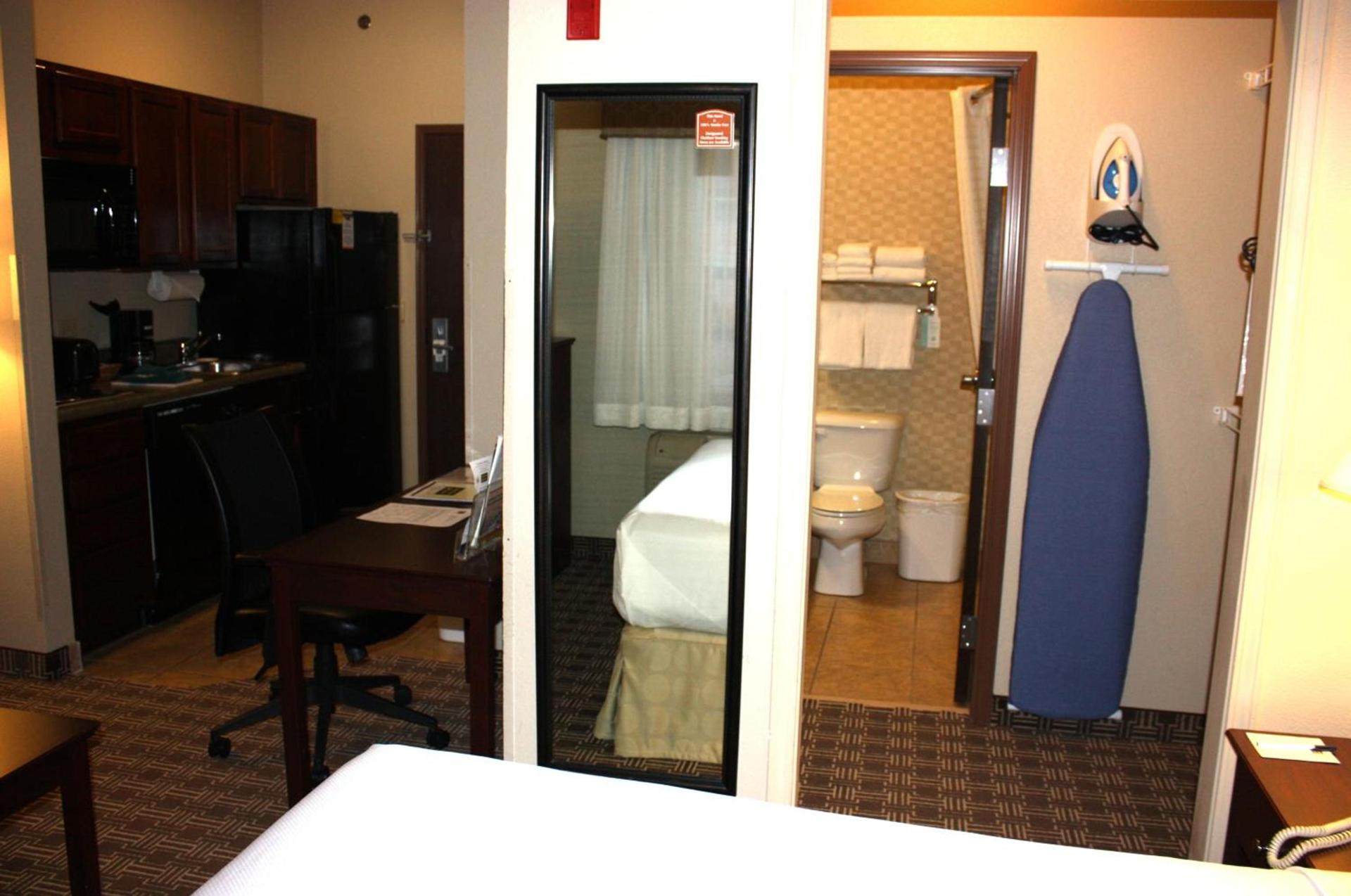 MainStay Suites St Robert - Fort Leonard Wood photo 56