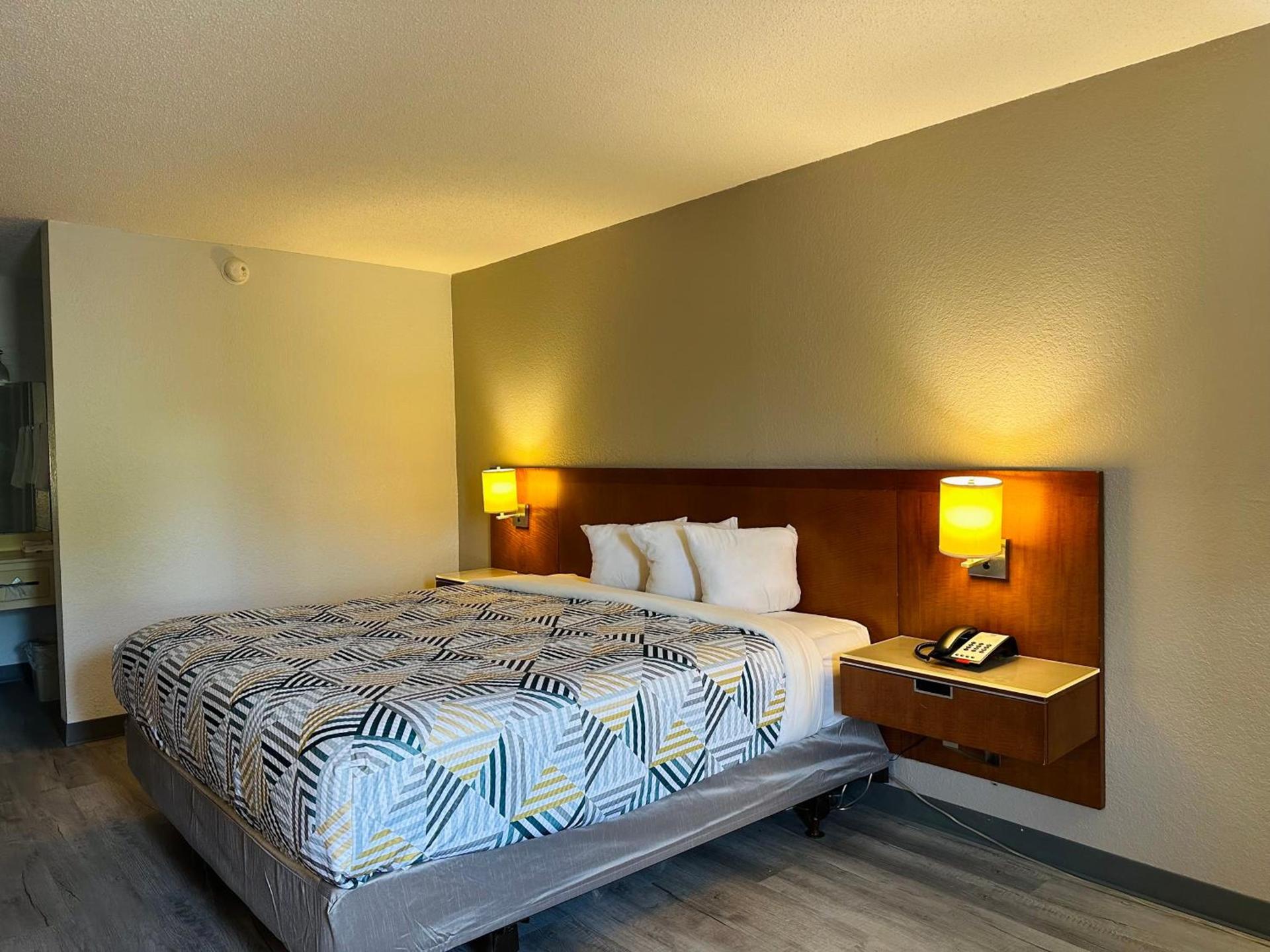 Motel 6 Forrest City AR photo 14