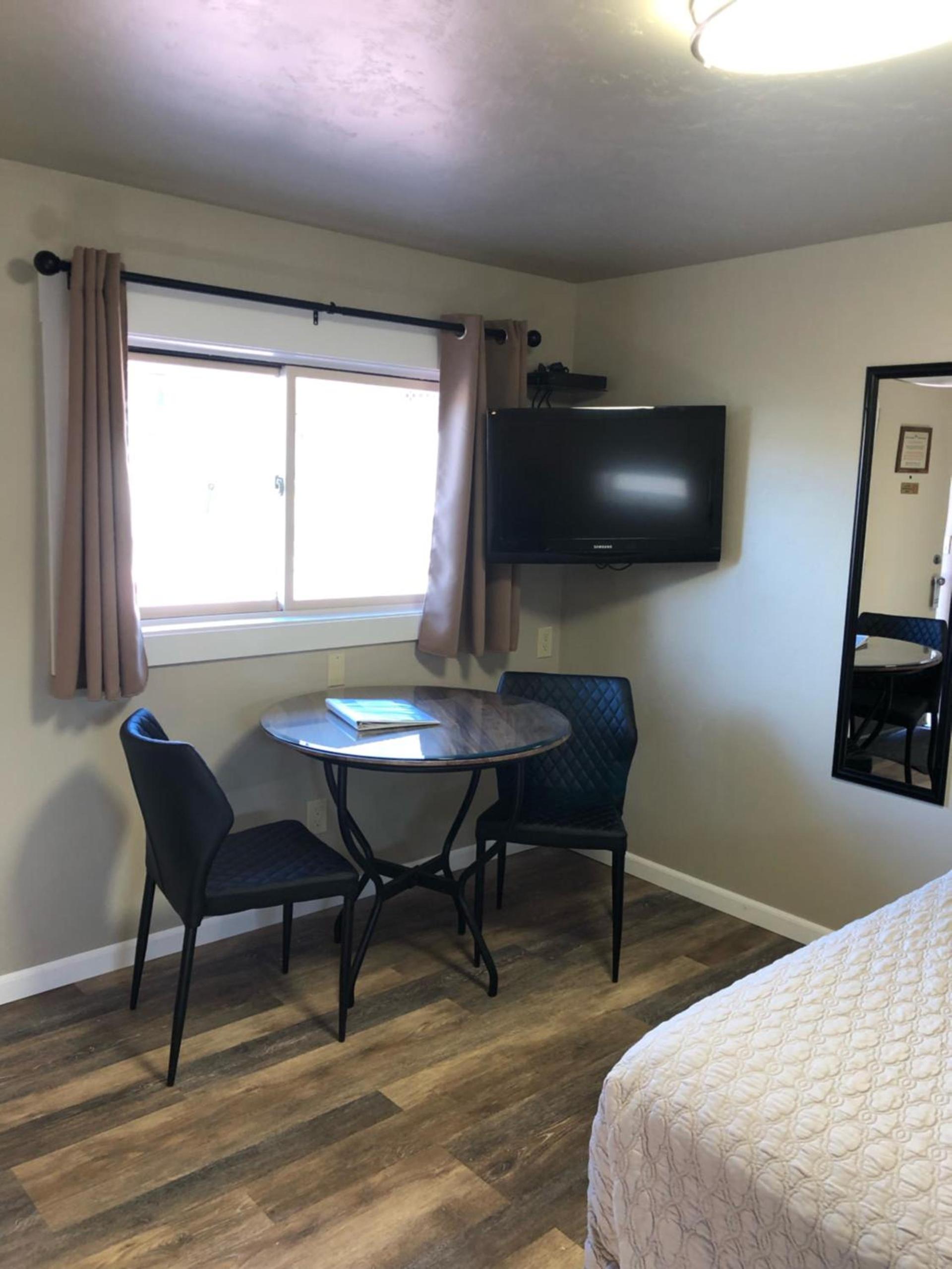 Woodland Motel photo 9