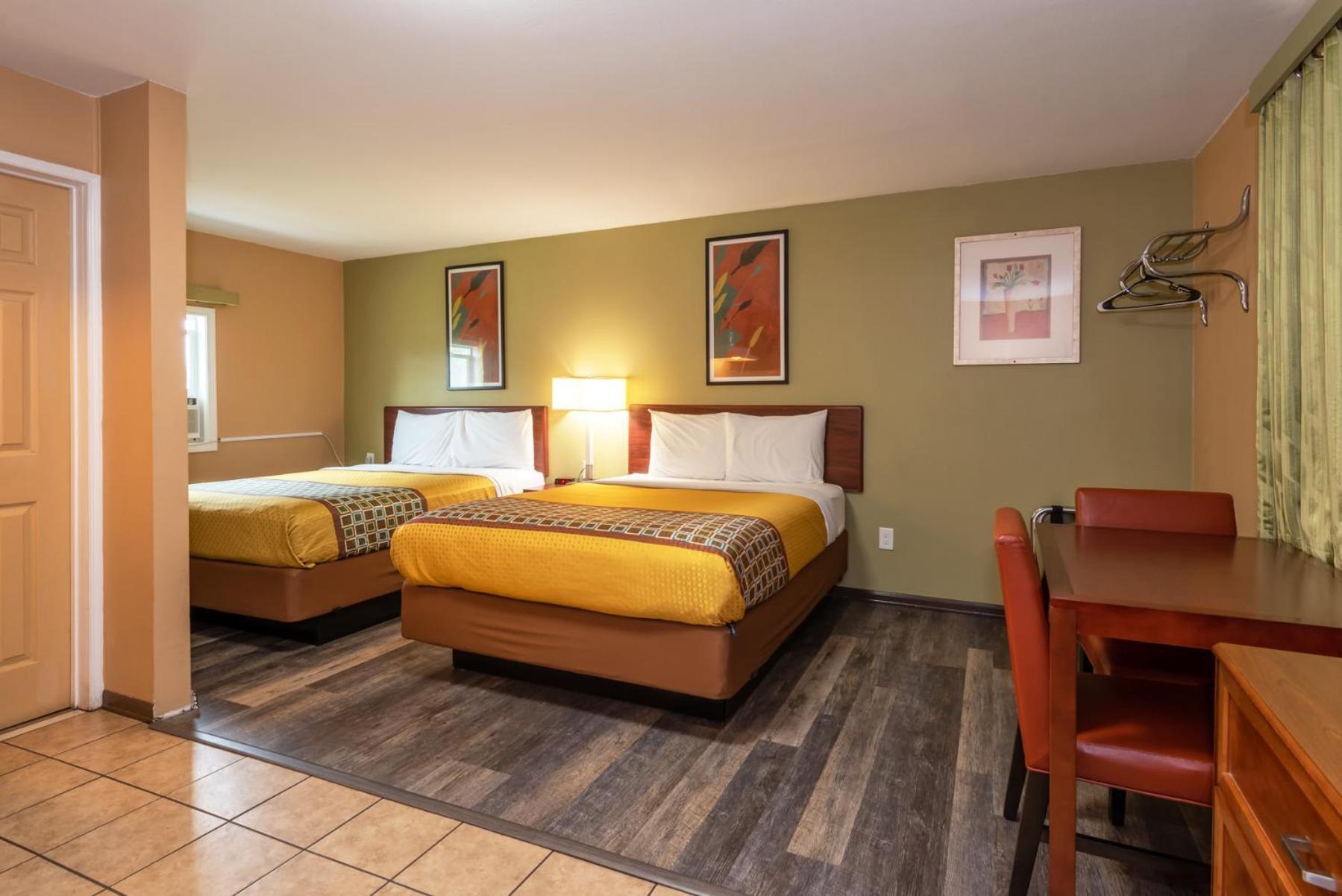 Town Motel photo 5
