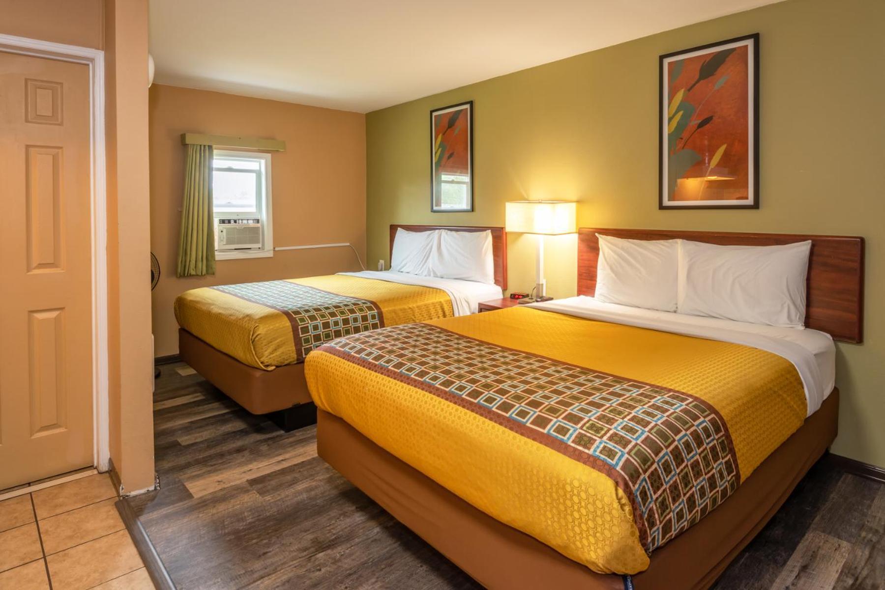 Town Motel photo 3
