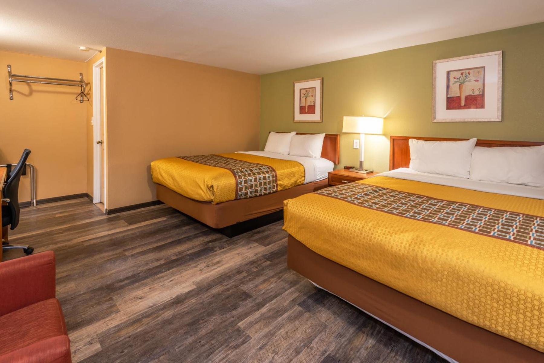 Town Motel photo 2
