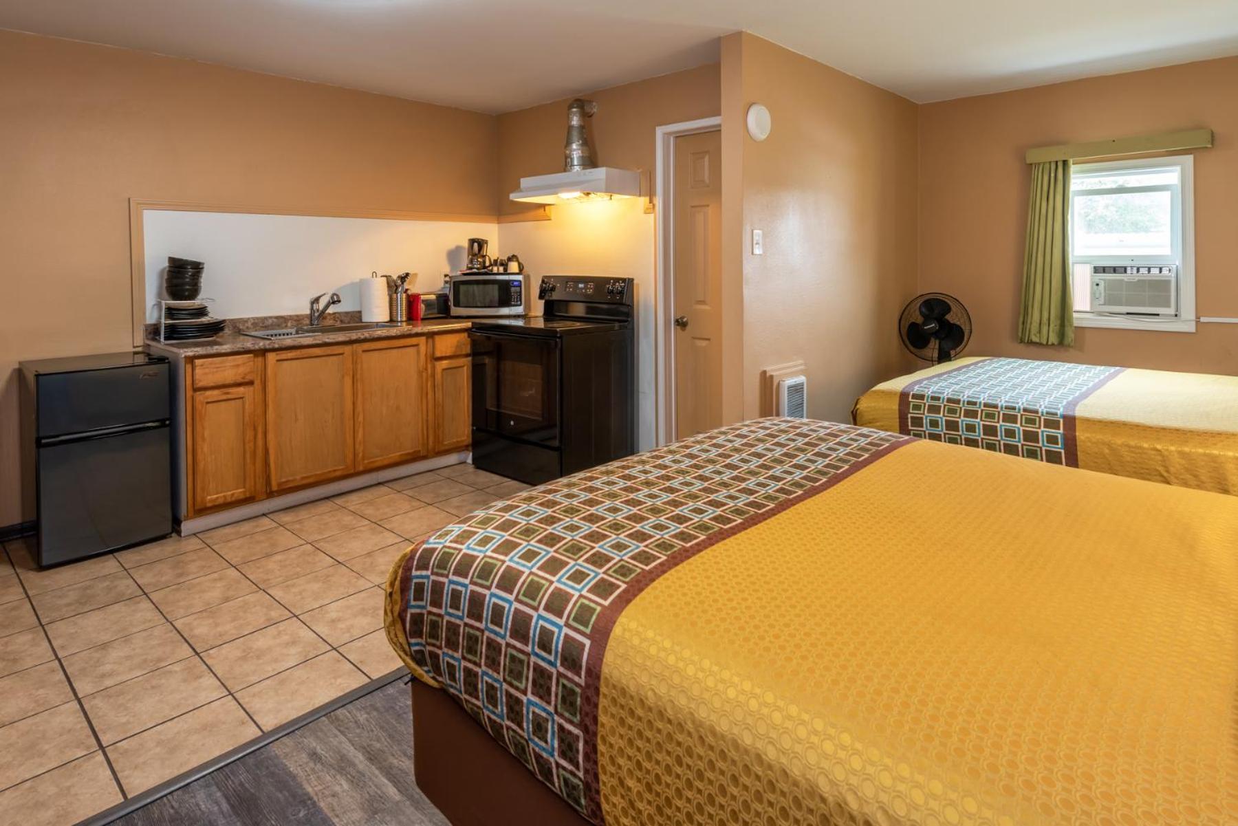 Town Motel photo 24
