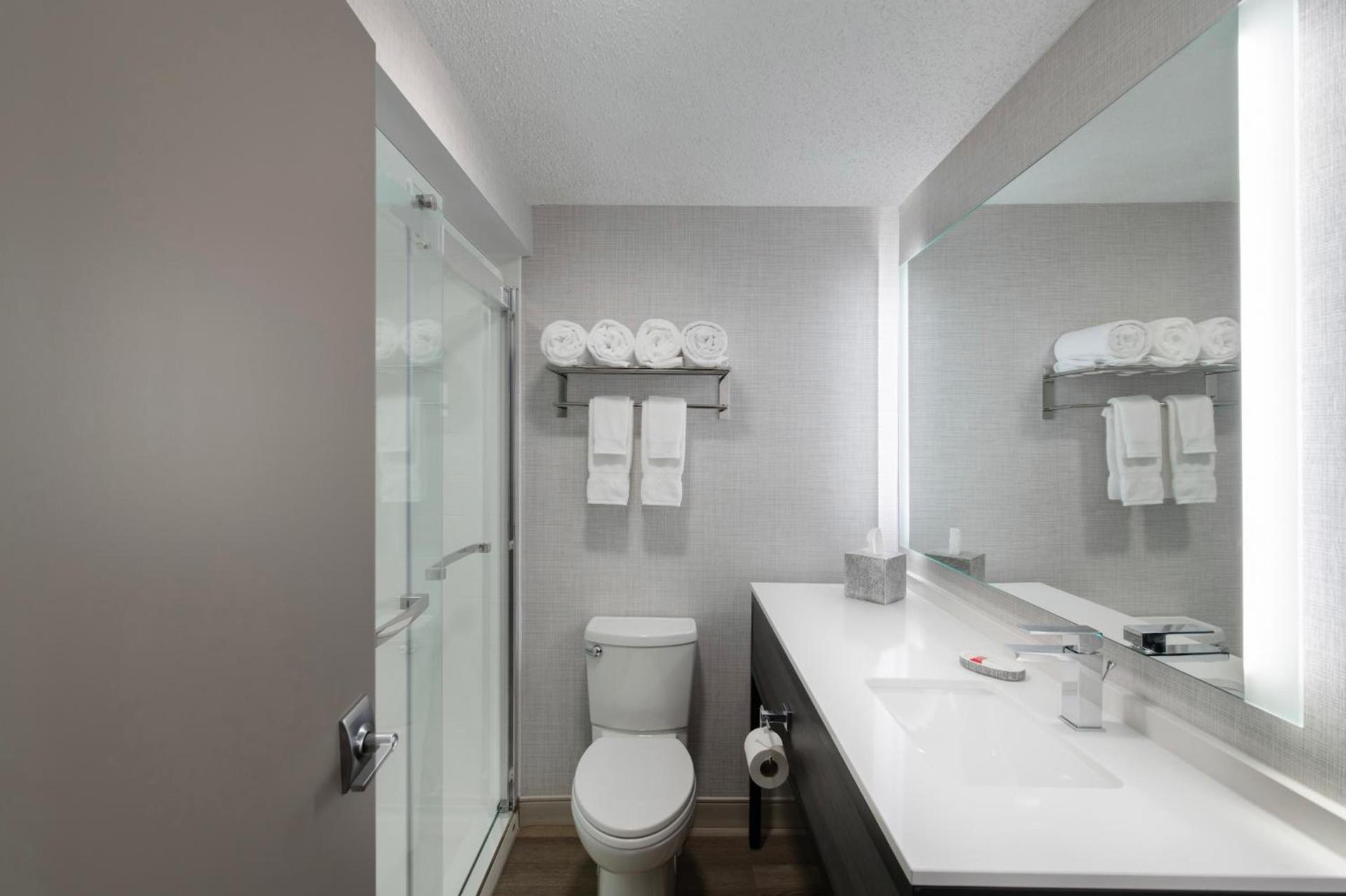 Holiday Inn Express South Burlington - Downtown by IHG photo 40