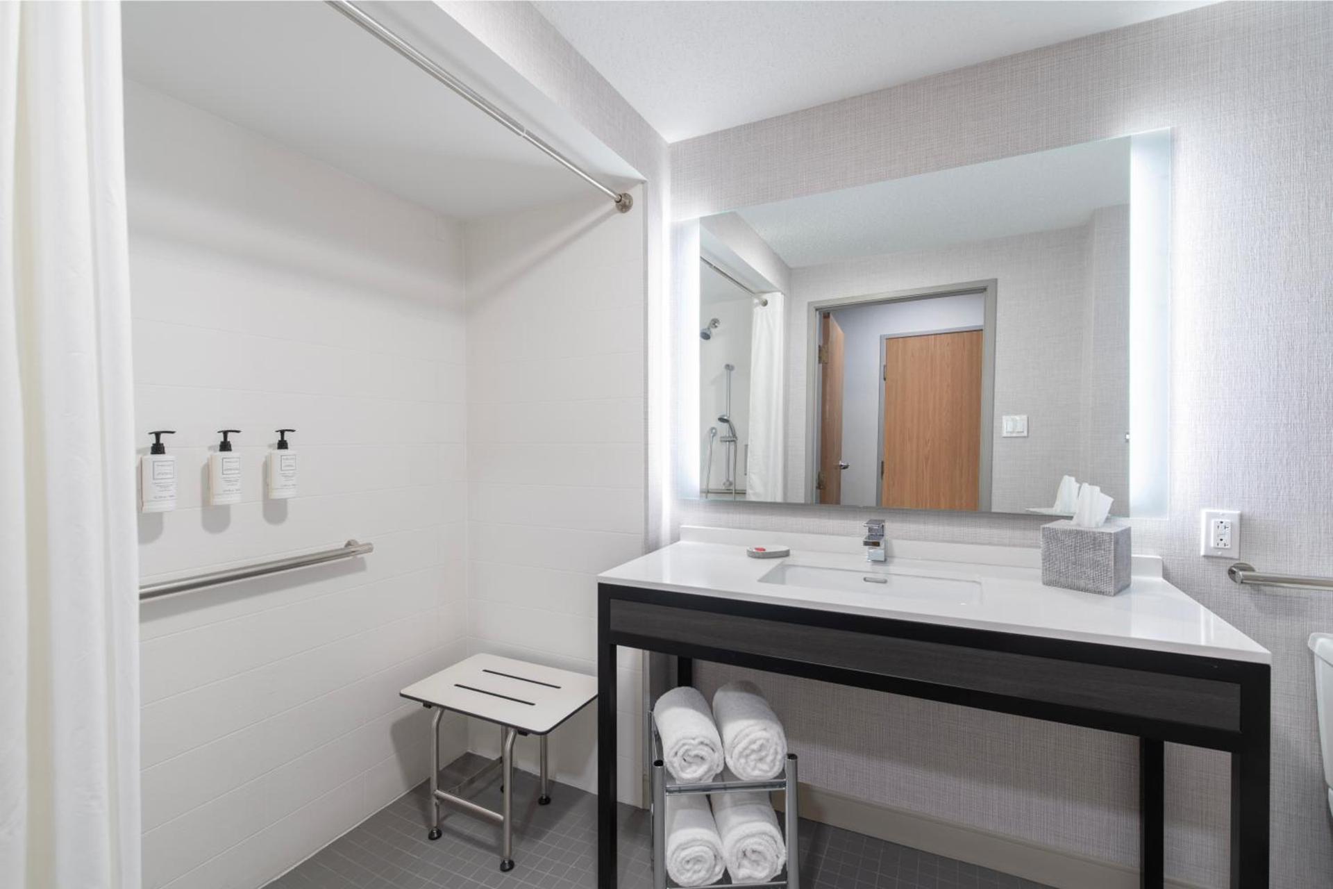 Holiday Inn Express South Burlington - Downtown by IHG photo 51