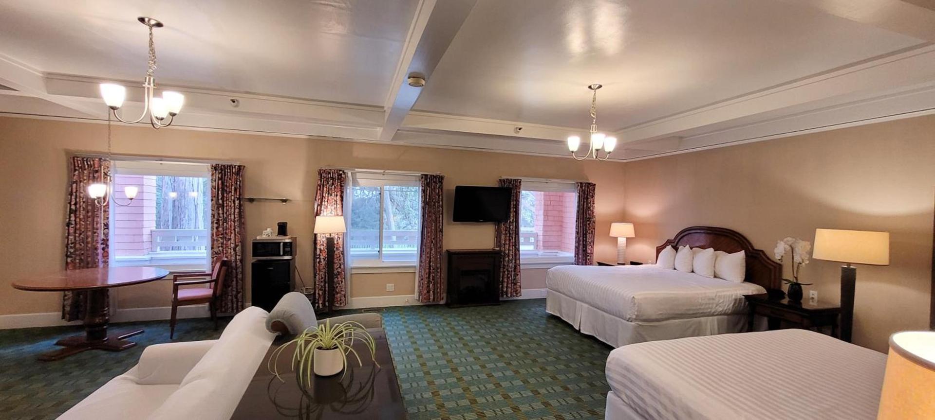Butterfly Grove Inn photo 36