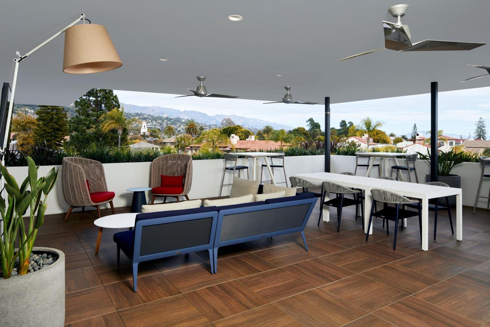 Courtyard by Marriott Santa Barbara Downtown photo 9