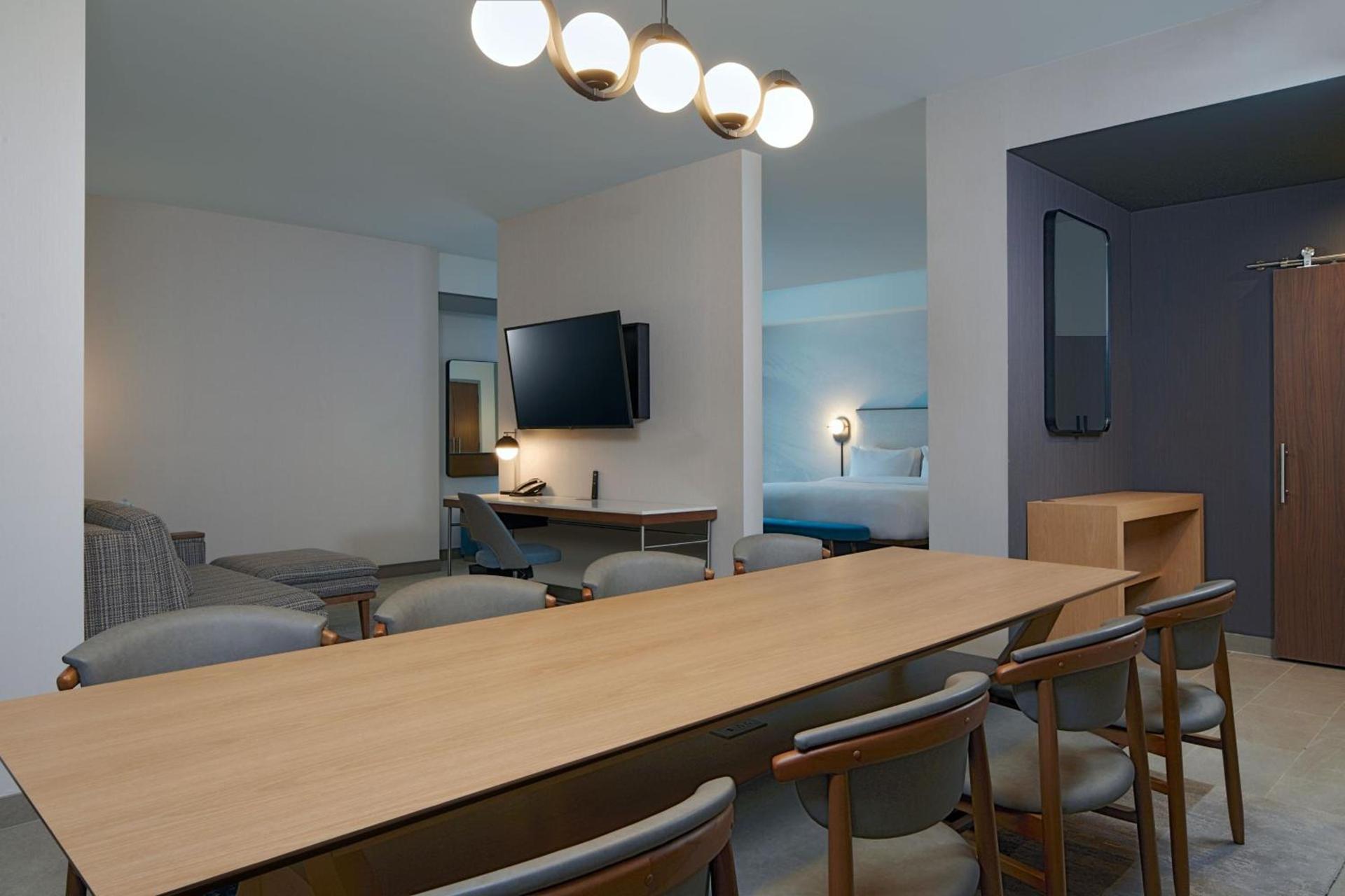 Courtyard by Marriott Santa Barbara Downtown photo 32