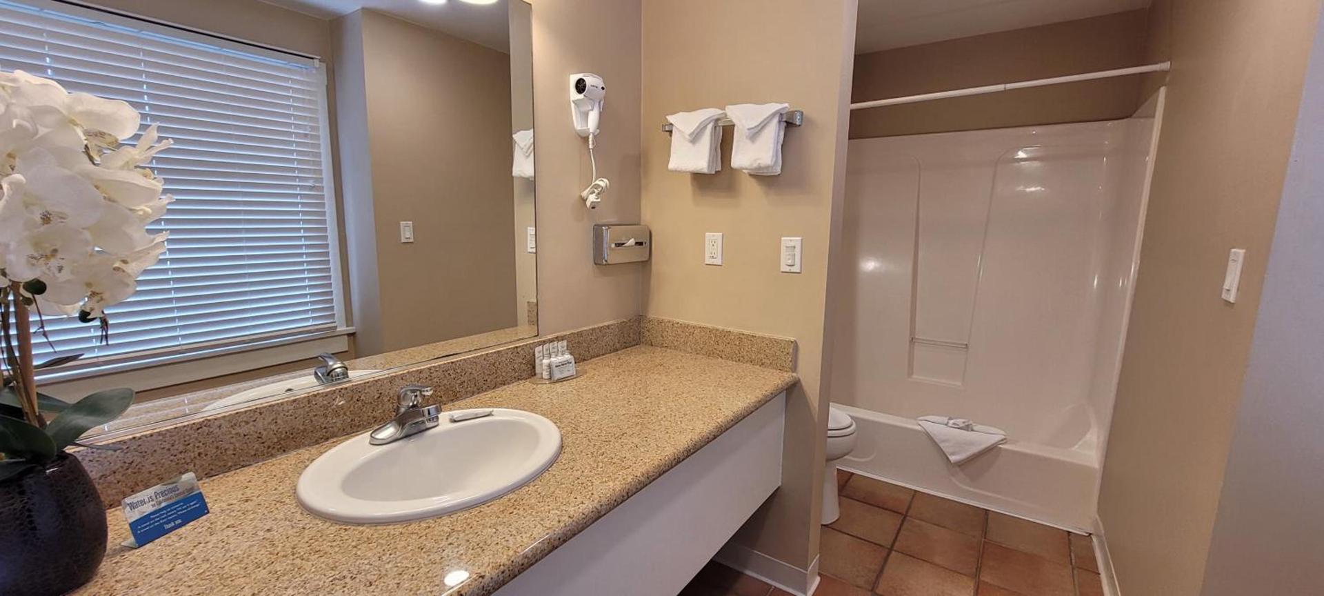 Butterfly Grove Inn photo 34